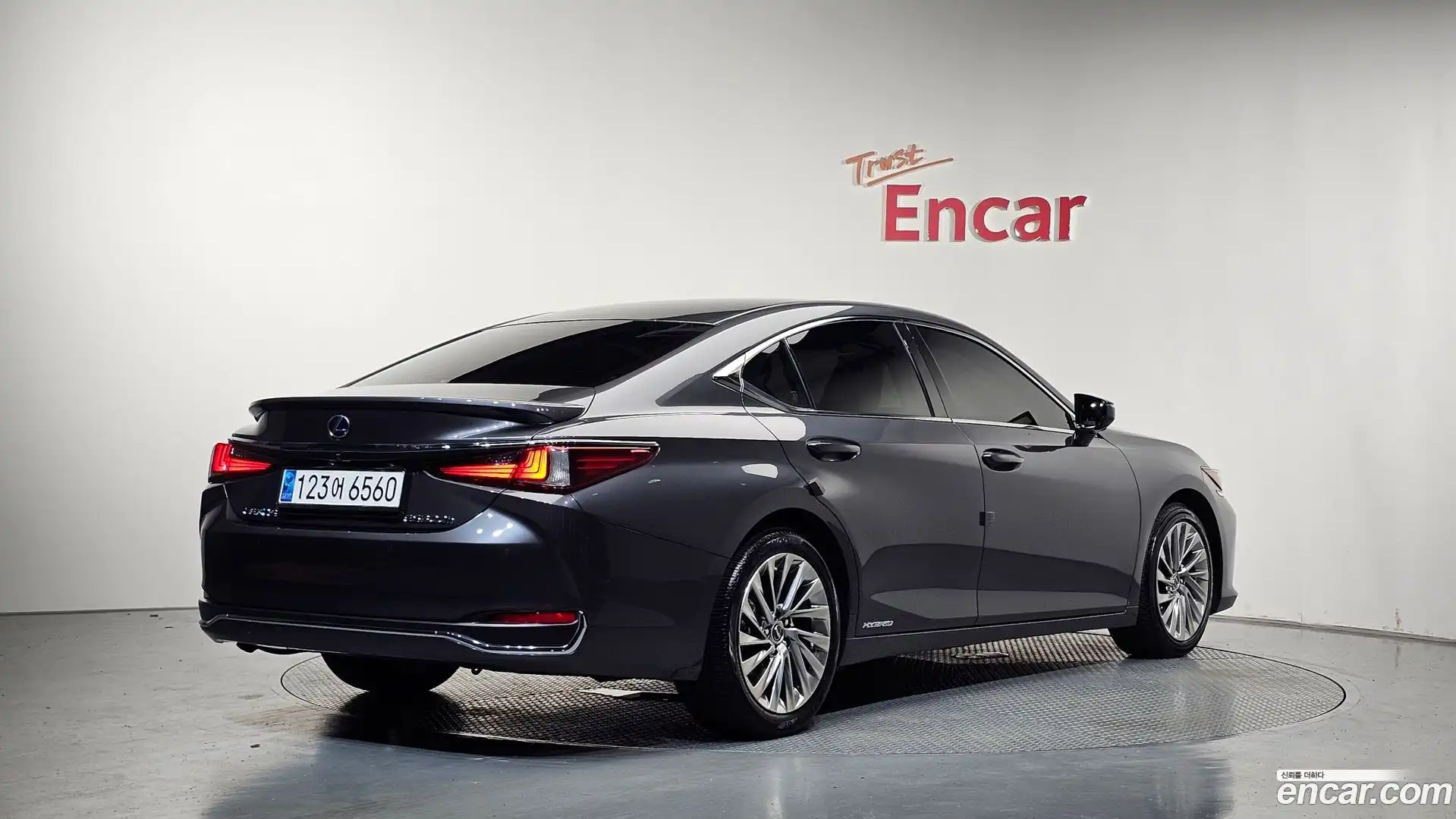 ES Lexus 2021.8-OUTER-002