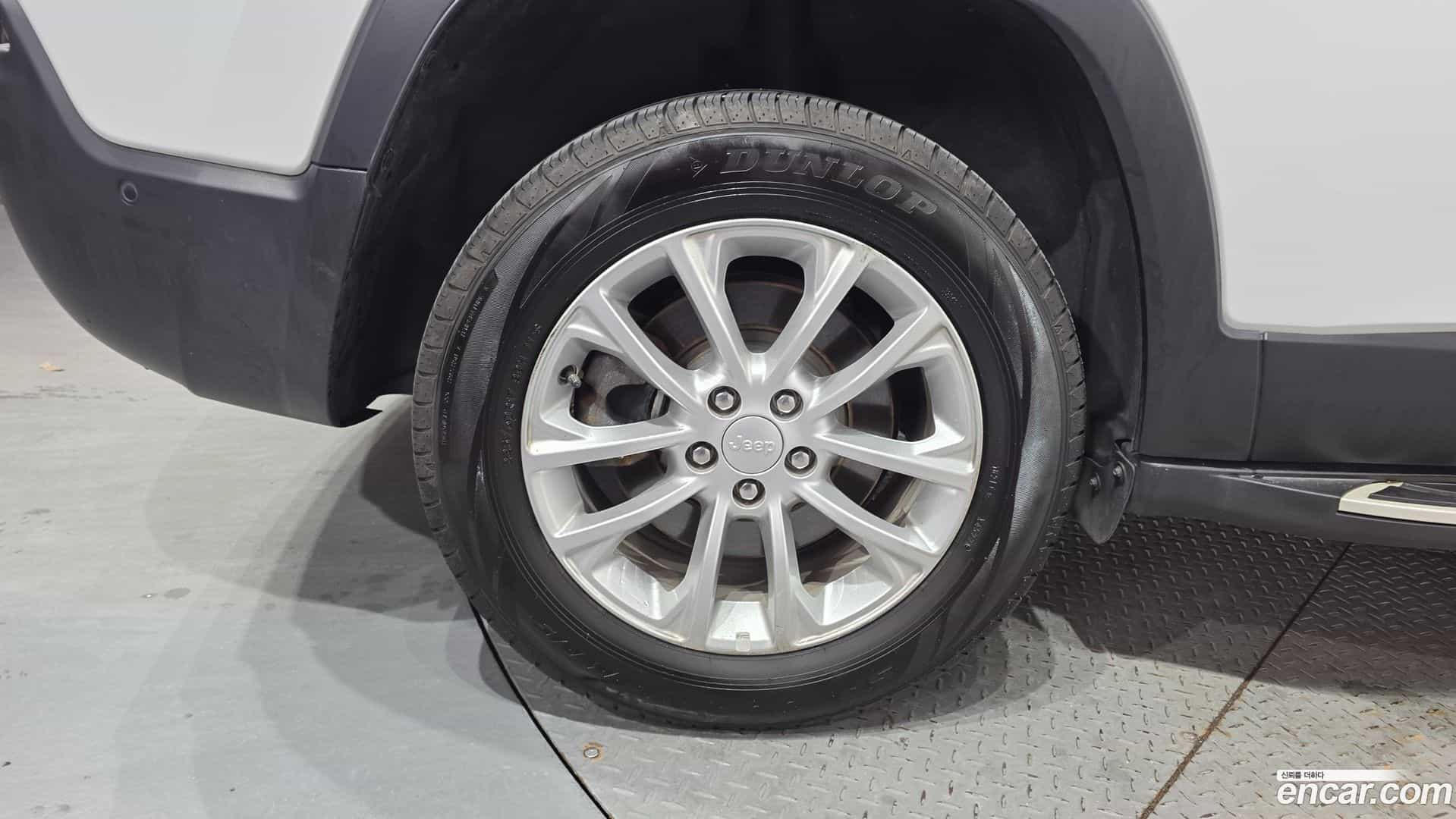 Cherokee Jeep 2019.1-OUTER-005