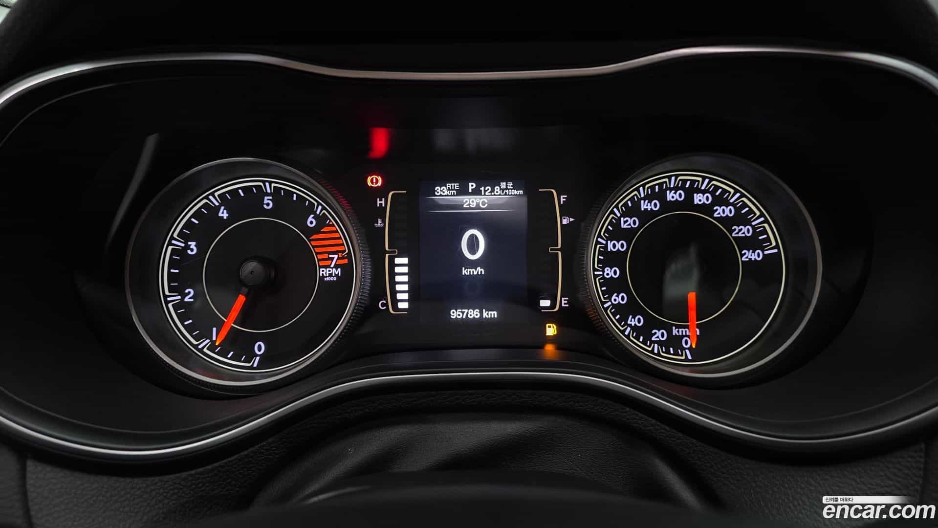 Cherokee Jeep 2019.1-INNER-008