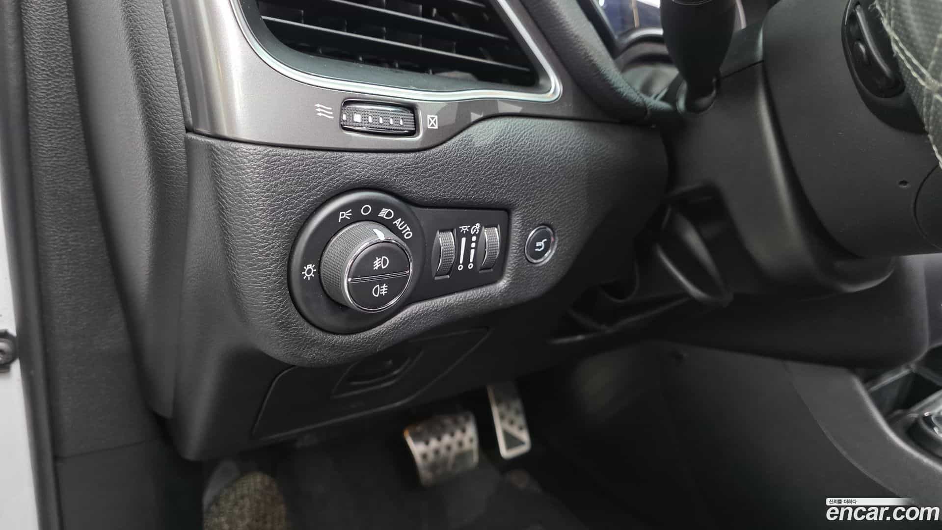 Cherokee Jeep 2019.1-OPTION-040