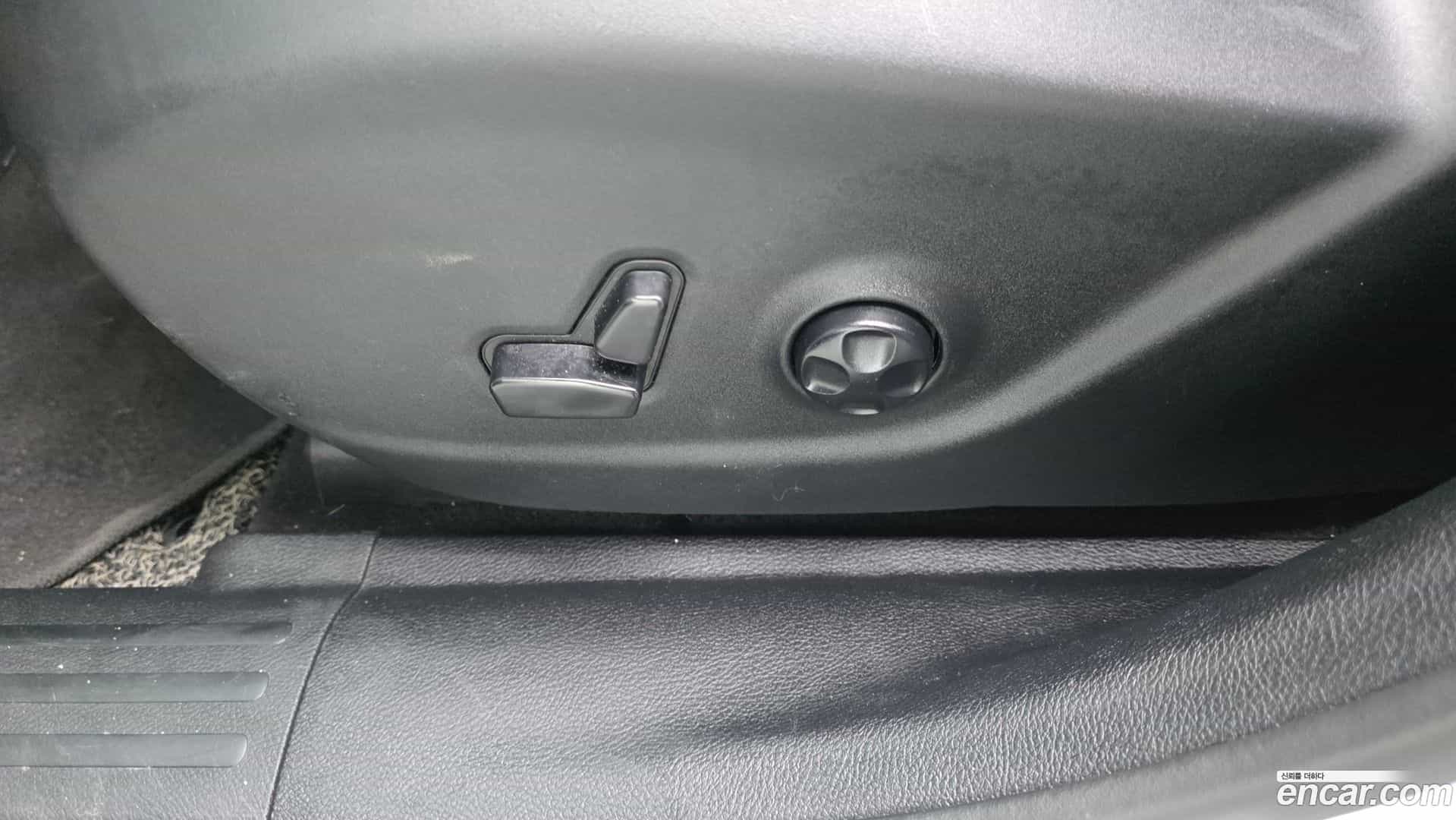 Cherokee Jeep 2019.1-OPTION-044