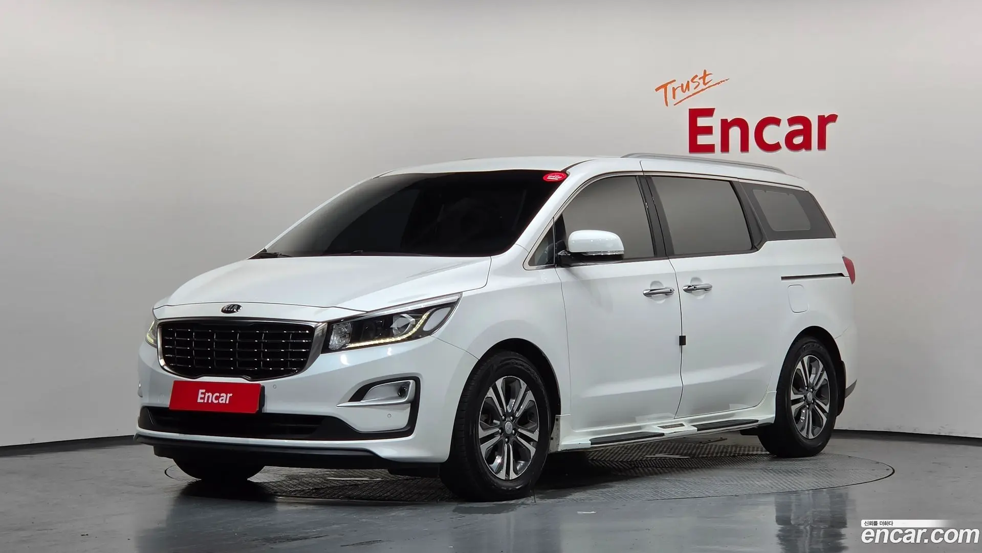 Main__Slider__Photo:Canival Kia 2019.2-0