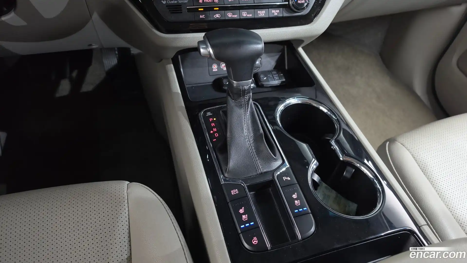 Canival Kia 2019.2-INNER-009