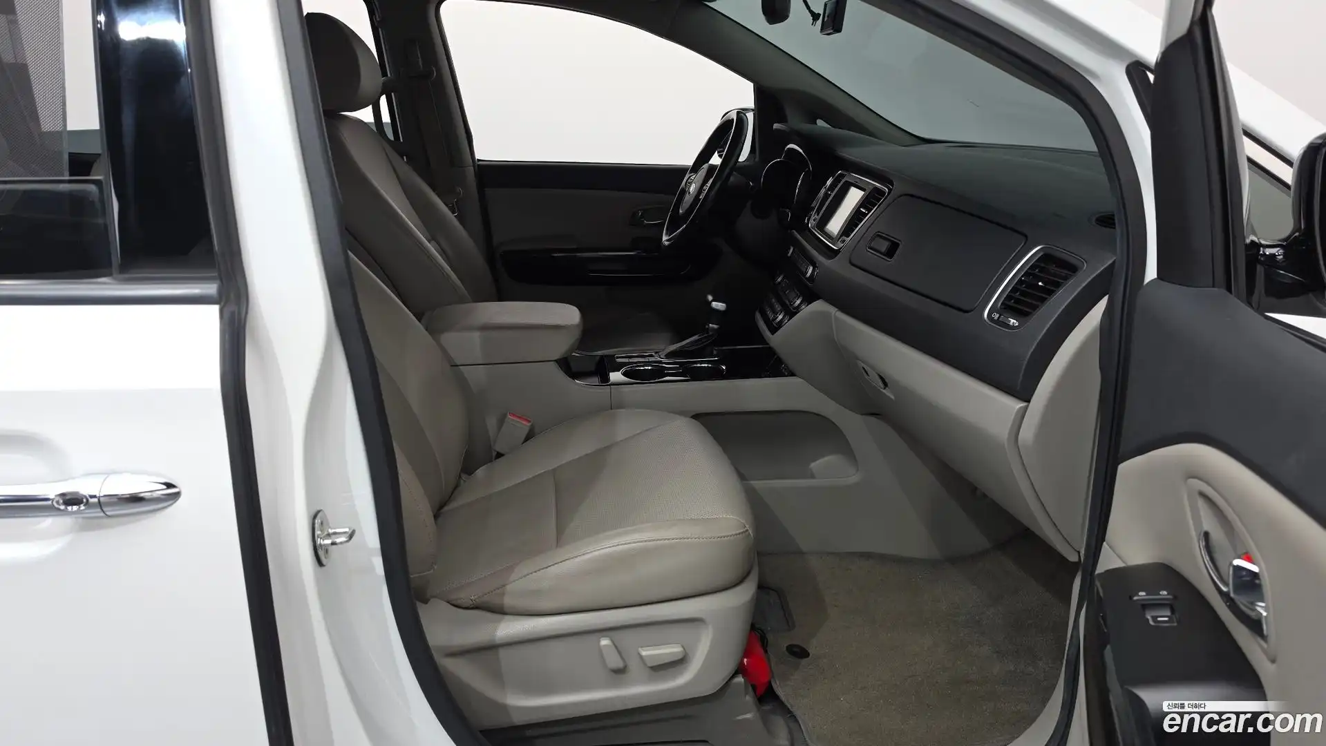 Canival Kia 2019.2-INNER-036