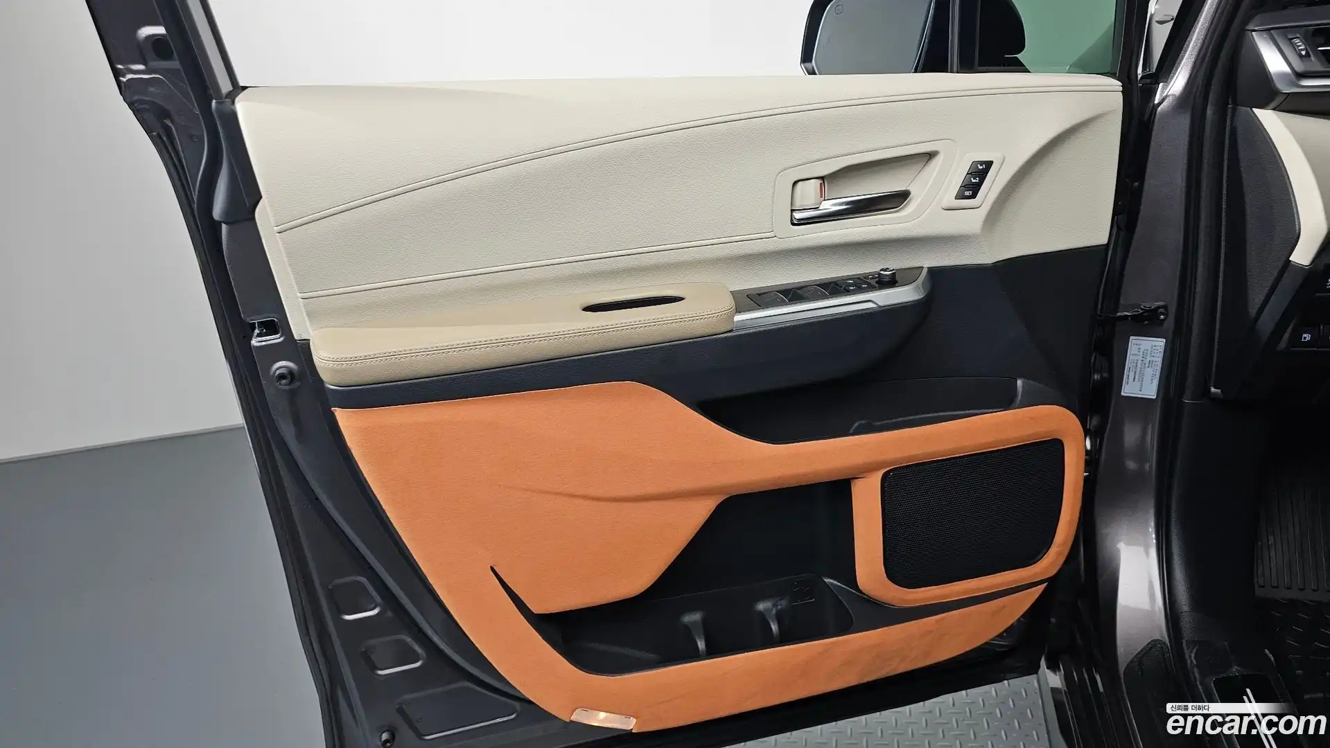 Sienna Toyota 2022.3-INNER-034