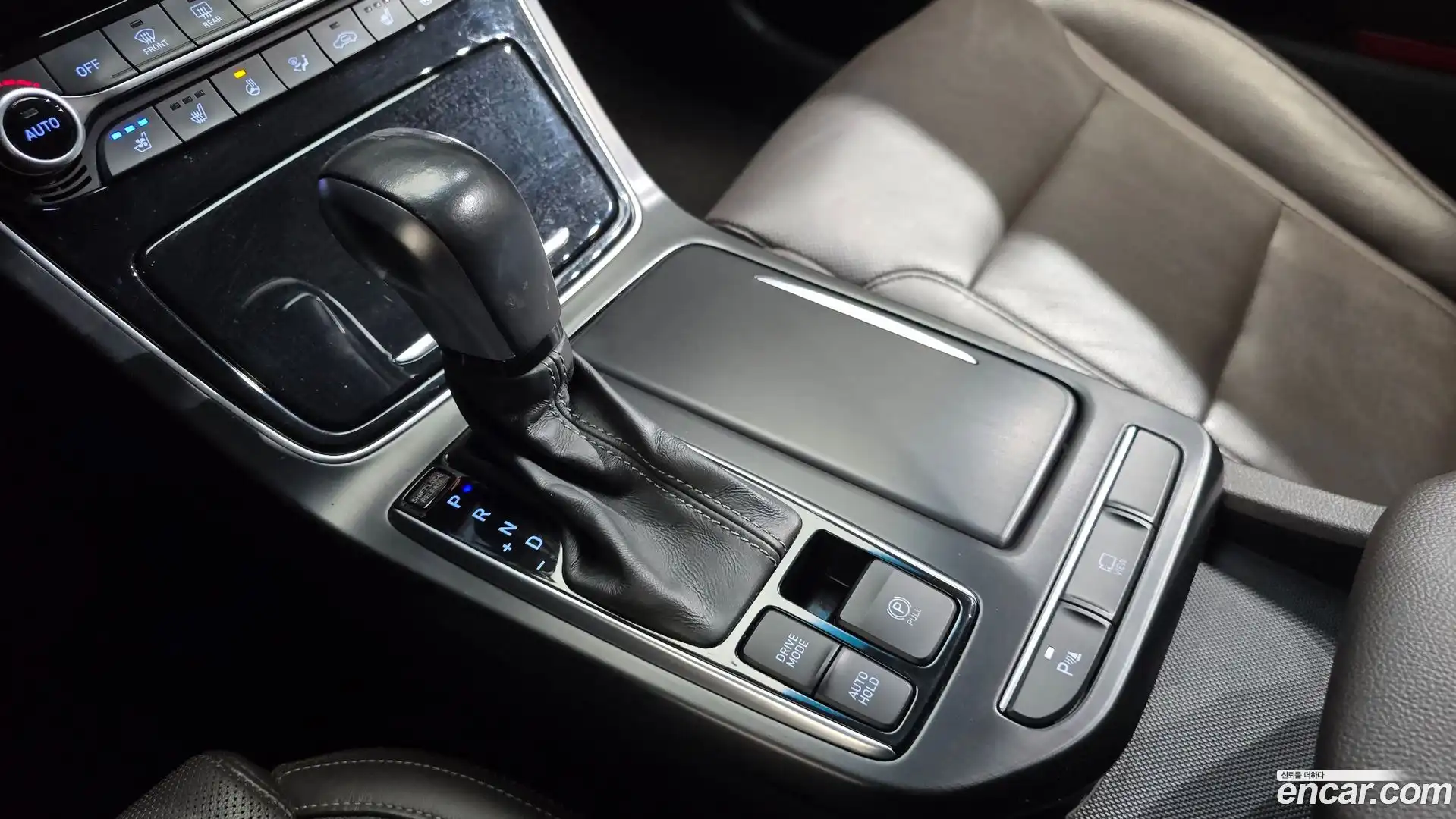 Grandeur Hyundai 2018.3-INNER-009