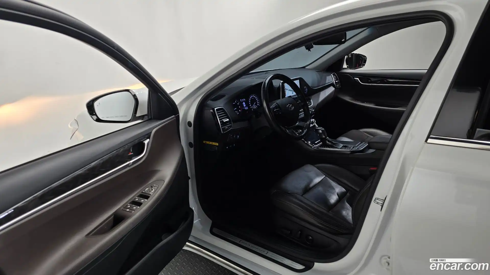 Grandeur Hyundai 2018.3-INNER-010