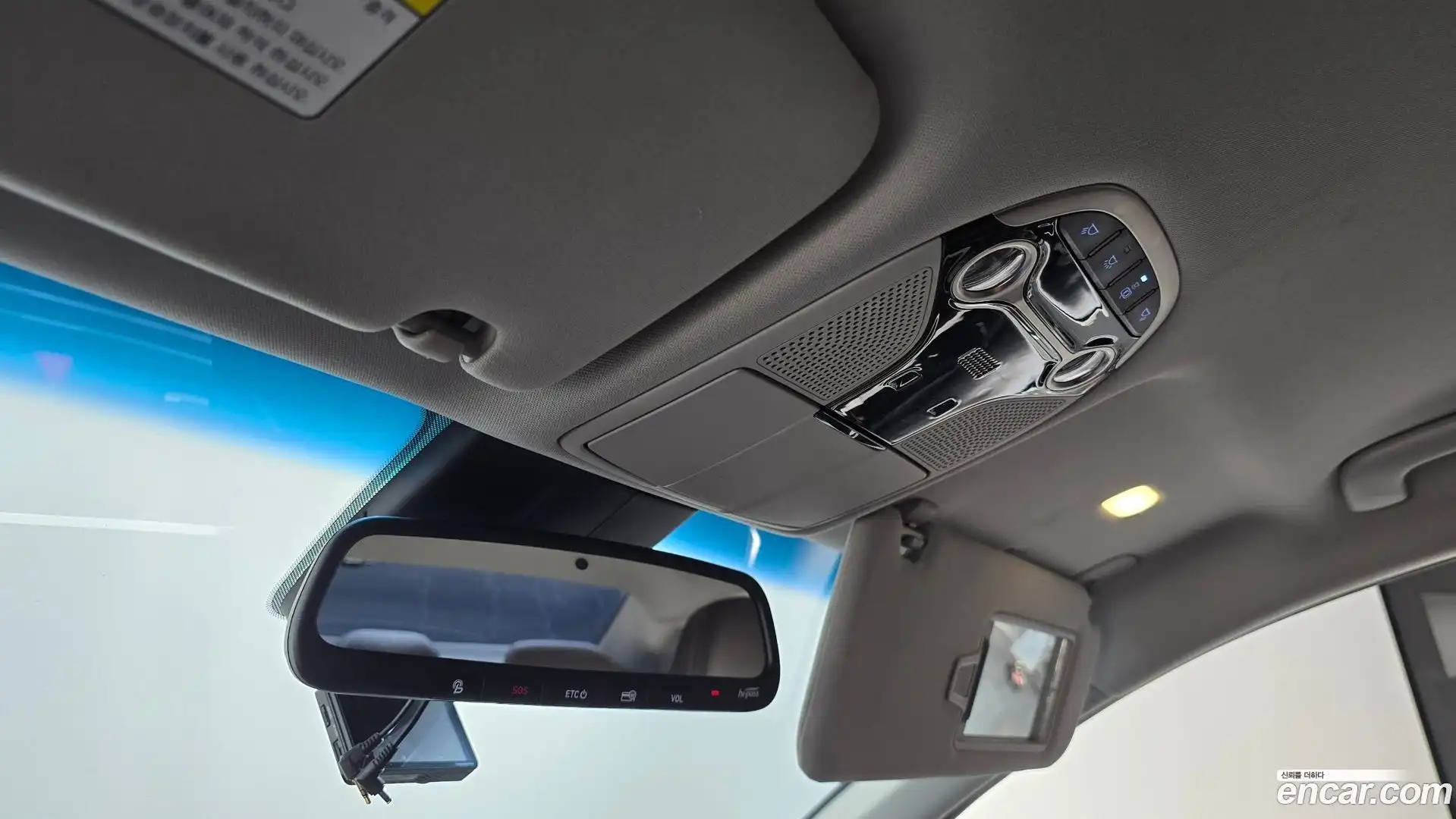 Grandeur Hyundai 2018.3-OPTION-024