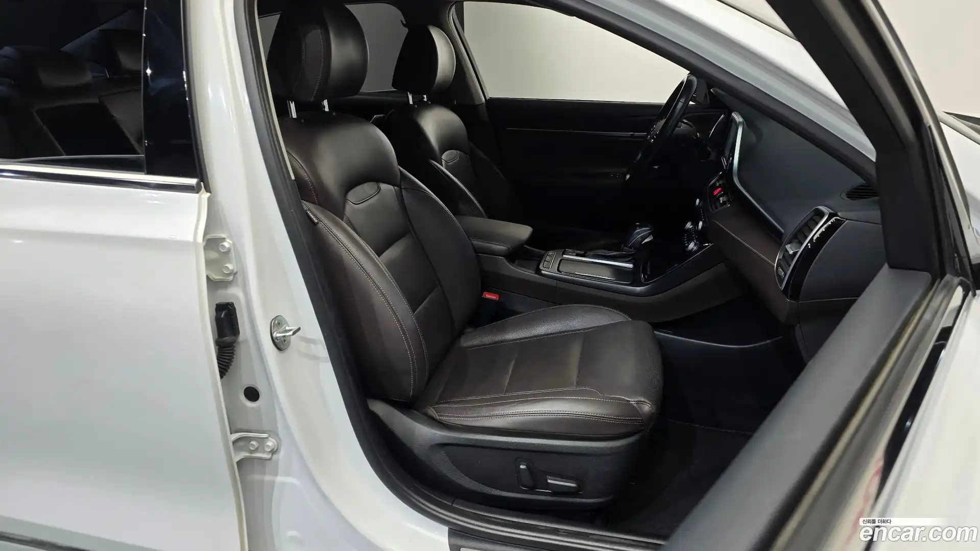 Grandeur Hyundai 2018.3-INNER-036