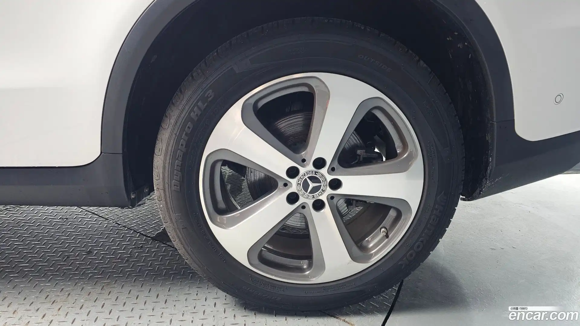 GLC-Class Mercedes-Benz 2019.2-OUTER-005
