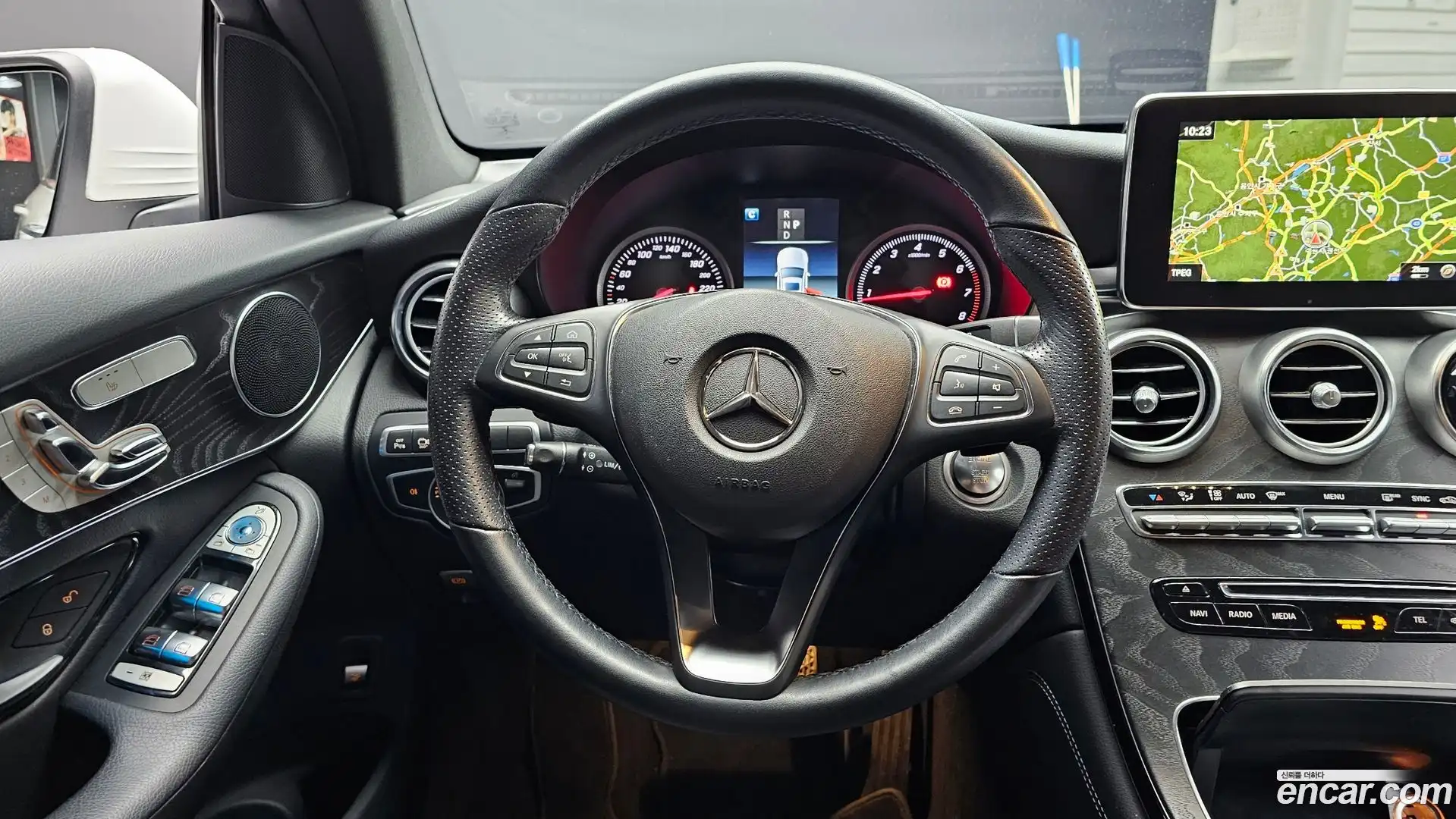 GLC-Class Mercedes-Benz 2019.2-OPTION-017