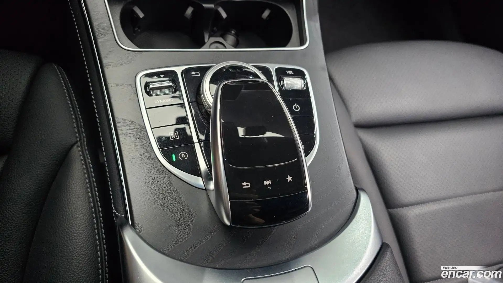 GLC-Class Mercedes-Benz 2019.2-OPTION-021