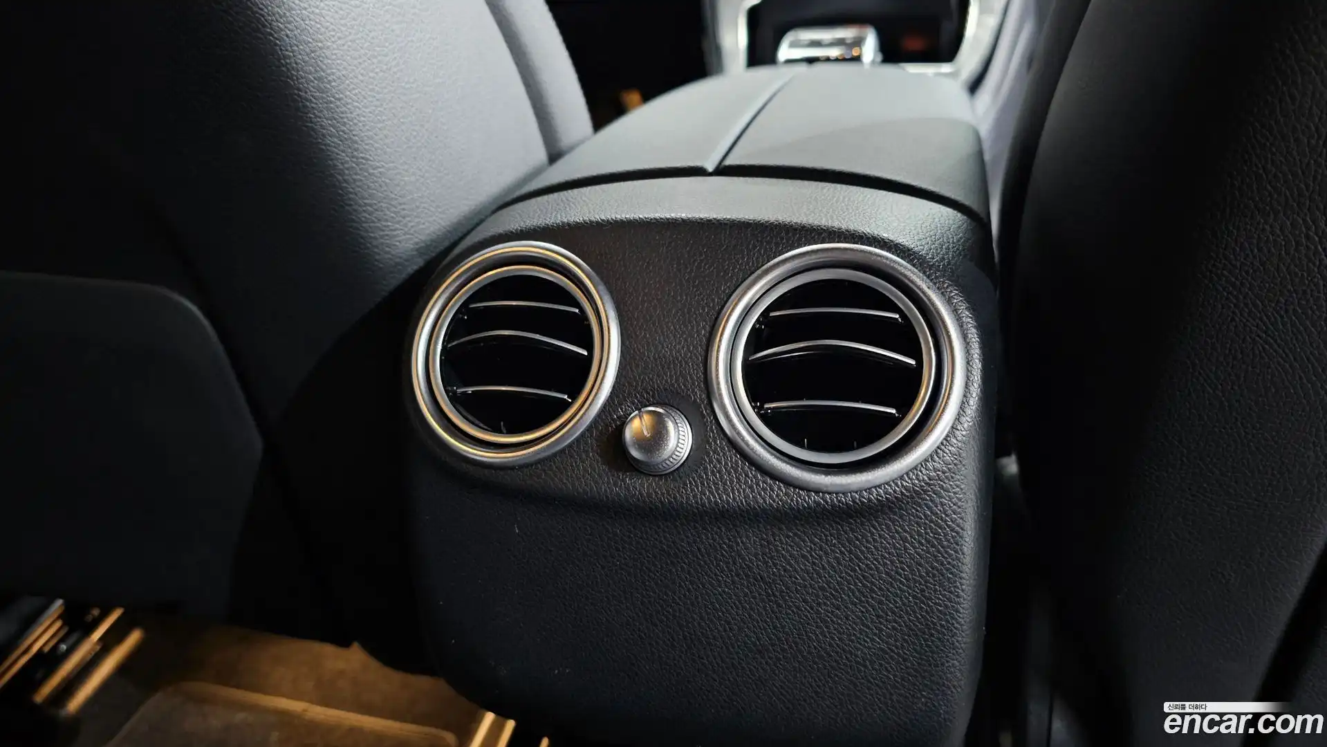 GLC-Class Mercedes-Benz 2019.2-OPTION-022