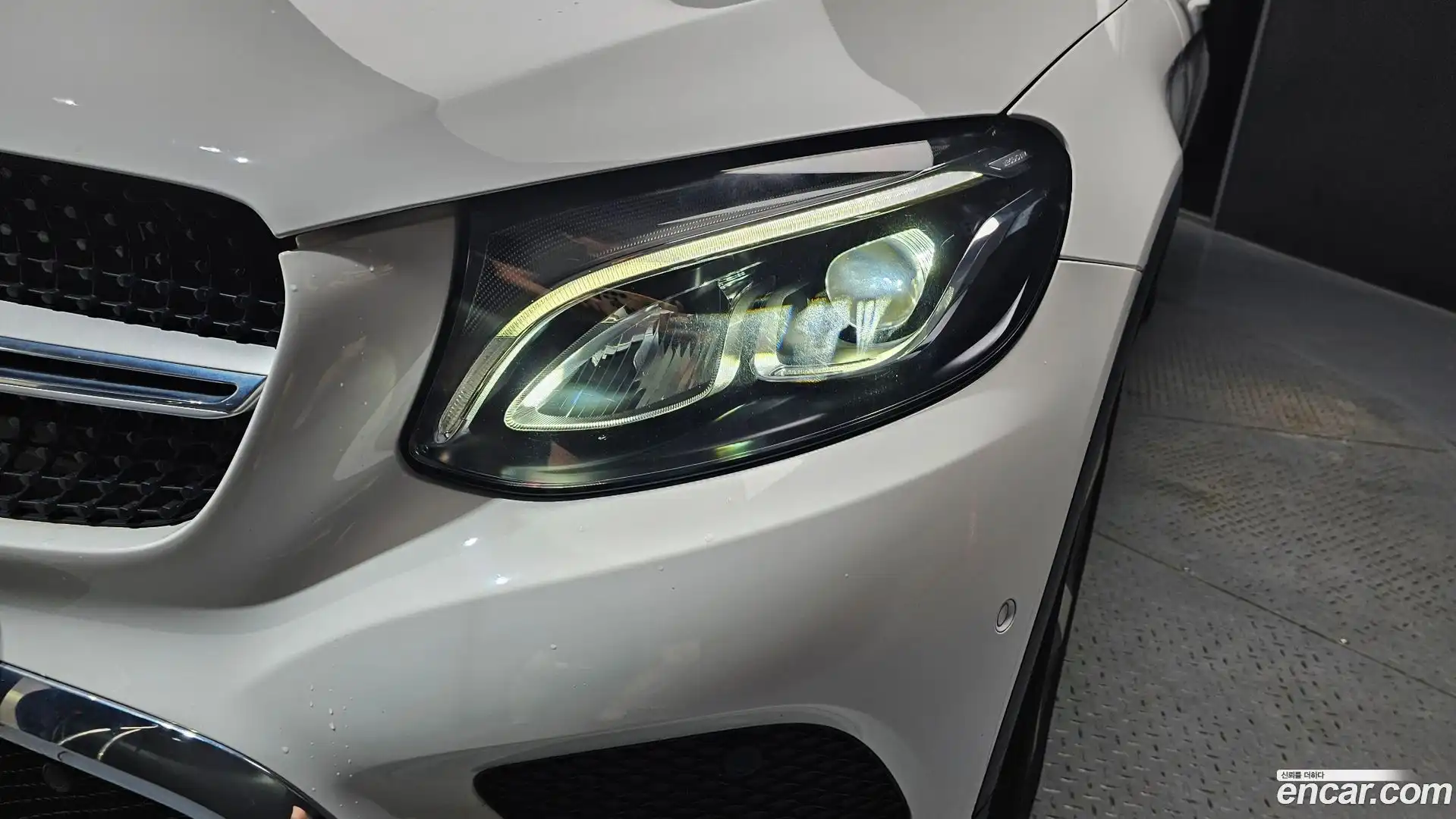 GLC-Class Mercedes-Benz 2019.2-OUTER-032