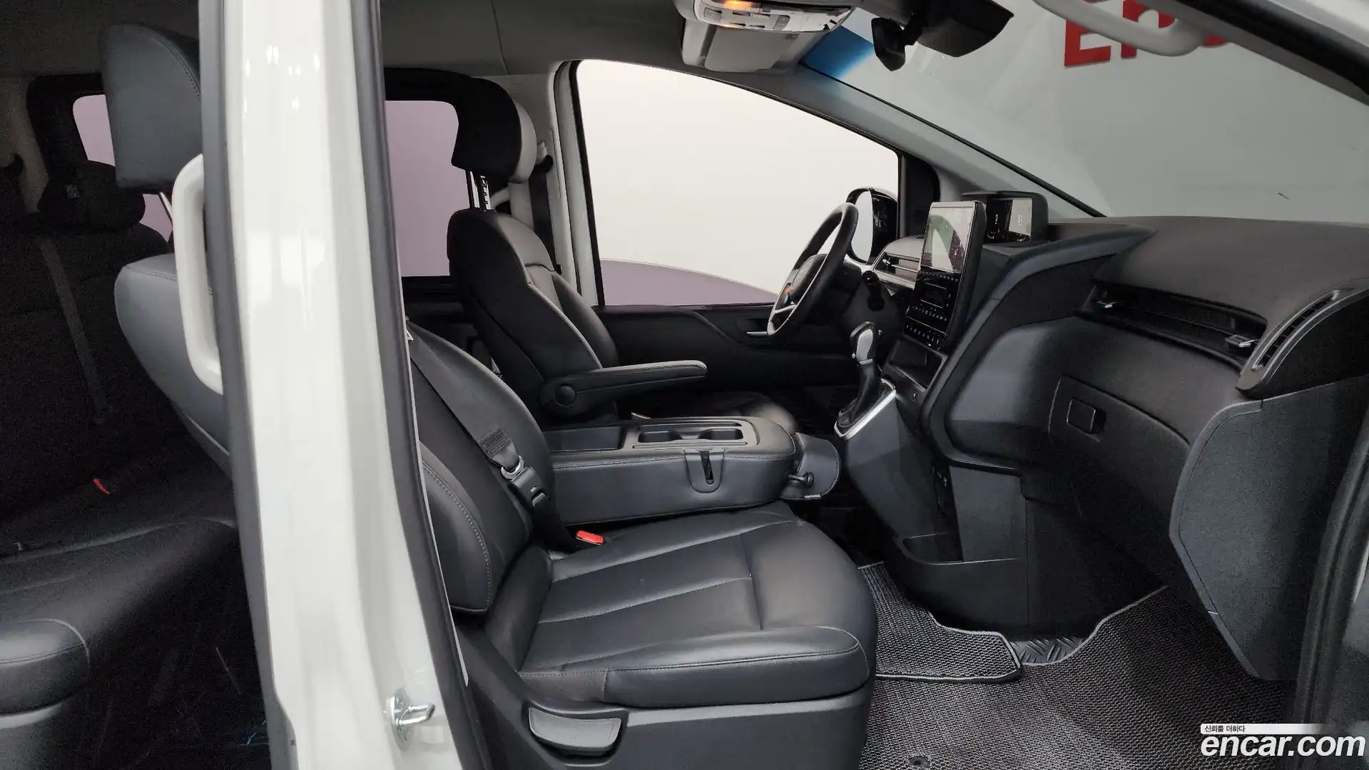 Staria Hyundai 2024.8-OPTION-015
