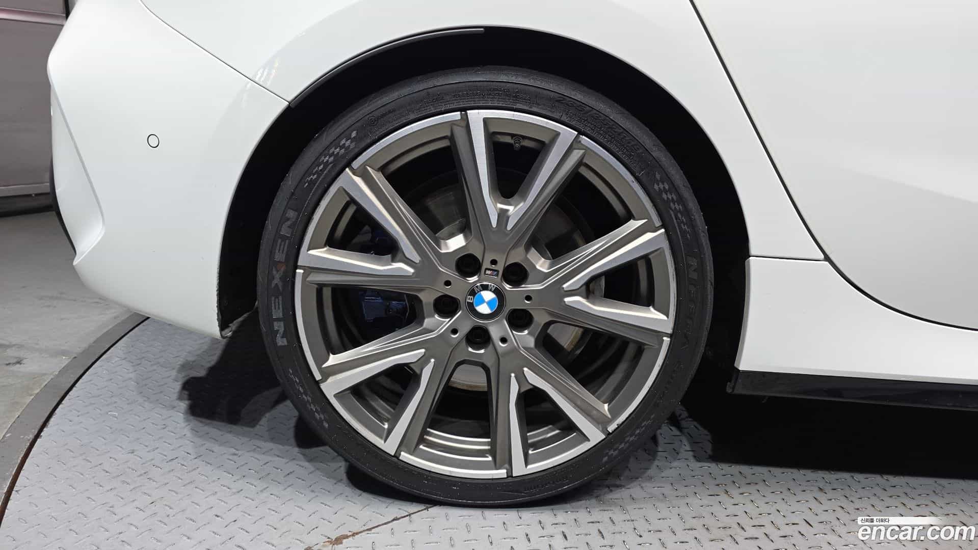 1-Series BMW 2023.10-OUTER-005
