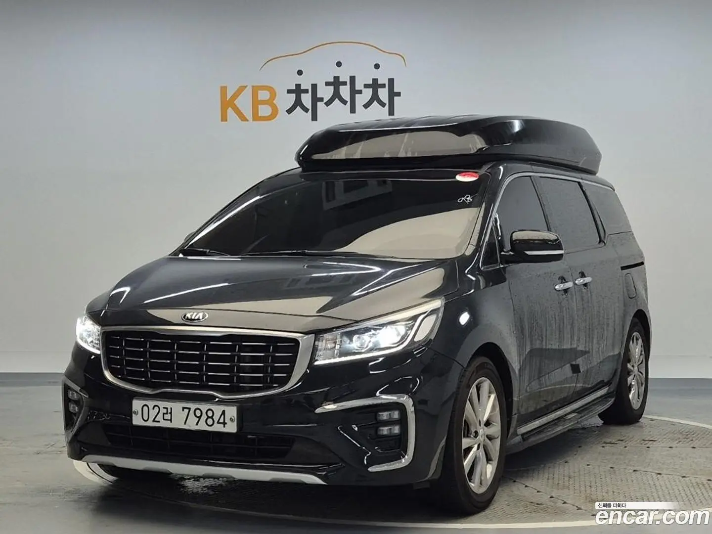 Main__Slider__Photo:Canival Kia 2019.4-0