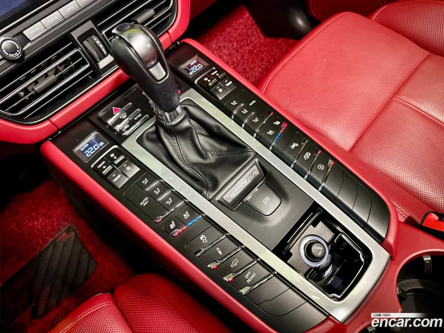 Macan Porsche 2020.8-OPTION-015