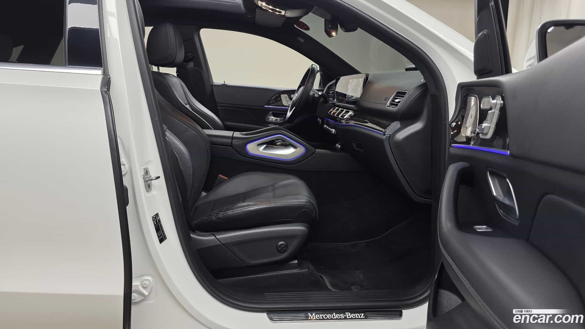 GLE-Class Mercedes-Benz 2021.6-INNER-036