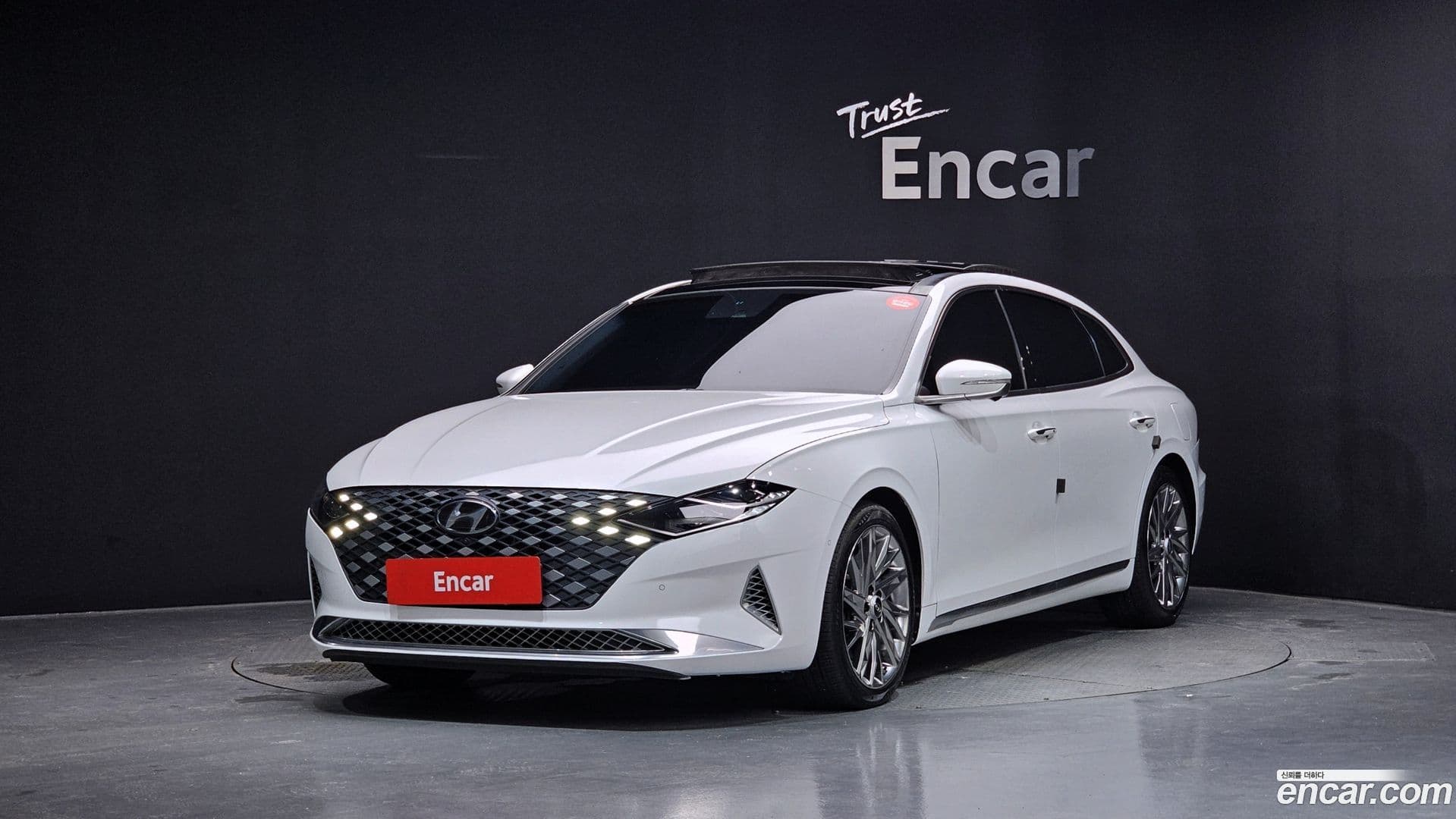 Main__Slider__Photo:Grandeur Hyundai 2021.2-0