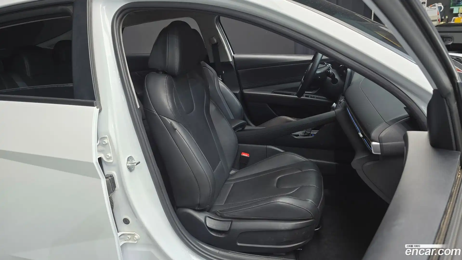 AVANTE Hyundai 2023.6-OPTION-015