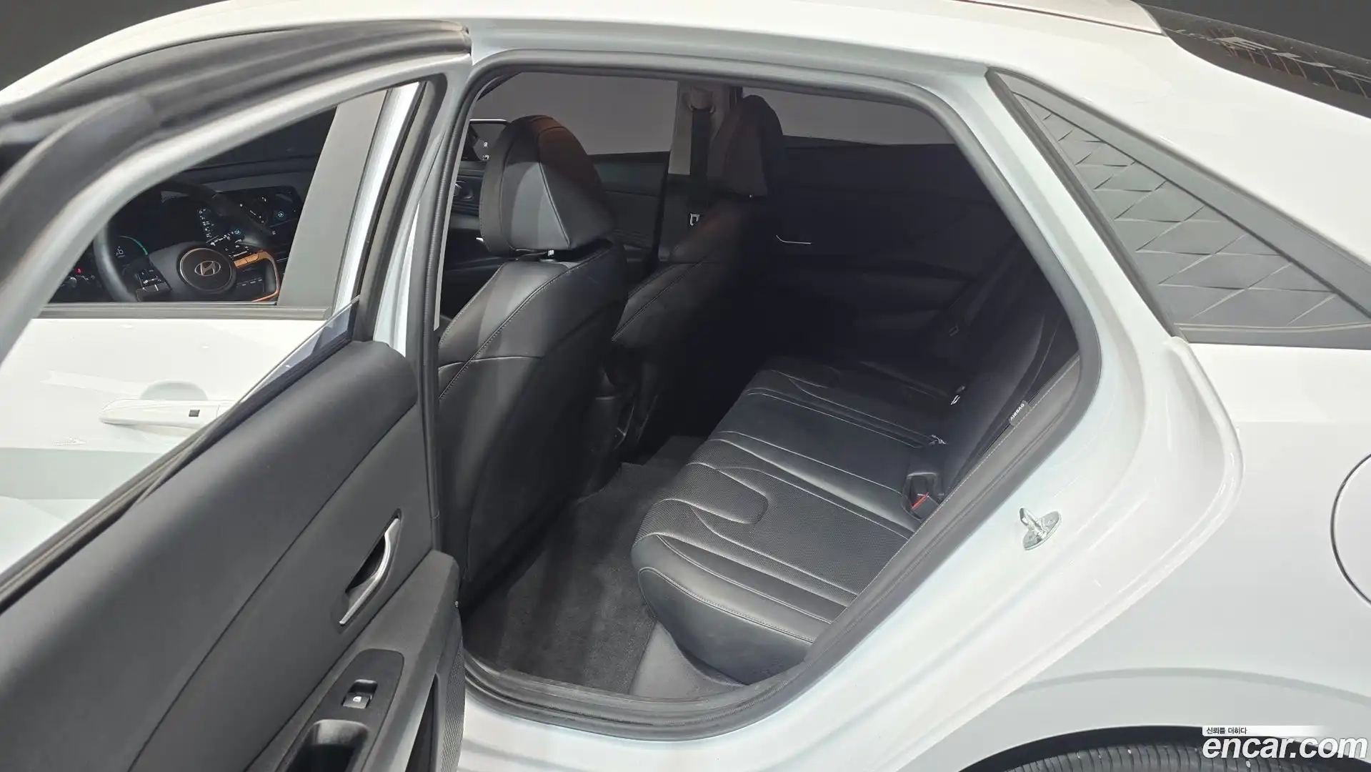 AVANTE Hyundai 2023.6-INNER-036