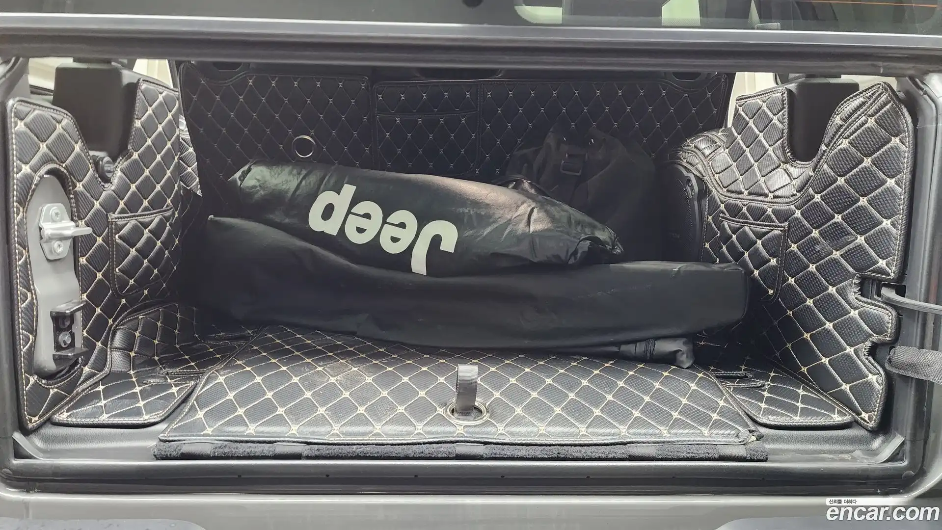 Wrangler Jeep 2020.5-OPTION-024
