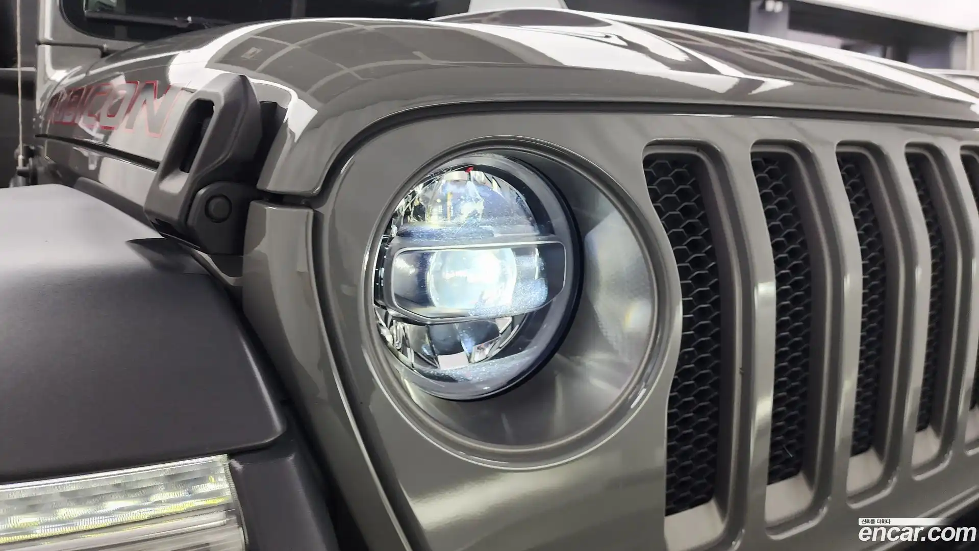 Wrangler Jeep 2020.5-OUTER-032
