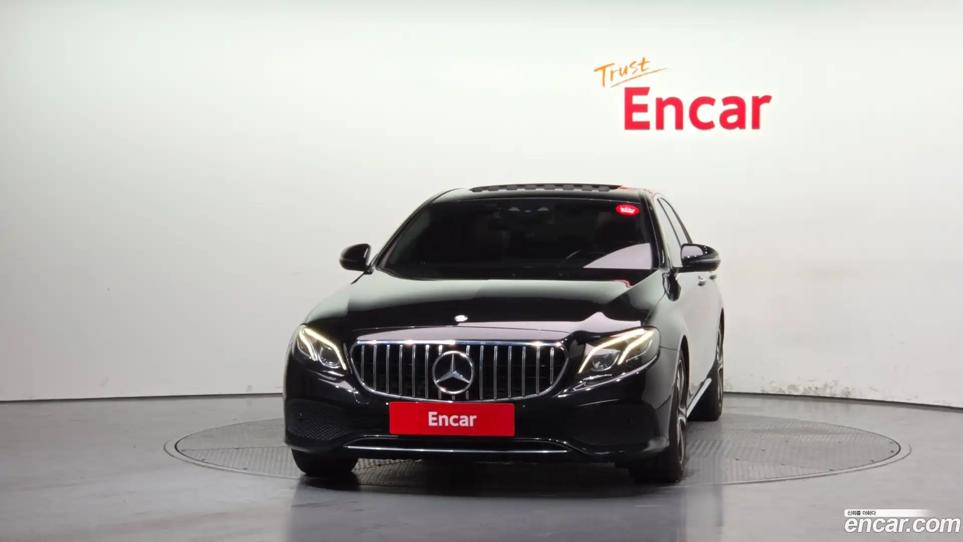 E-Class Mercedes-Benz 2017.0-OUTER-003