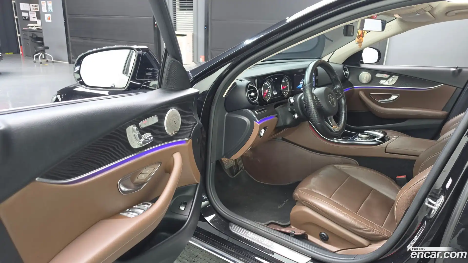 E-Class Mercedes-Benz 2017.0-INNER-010