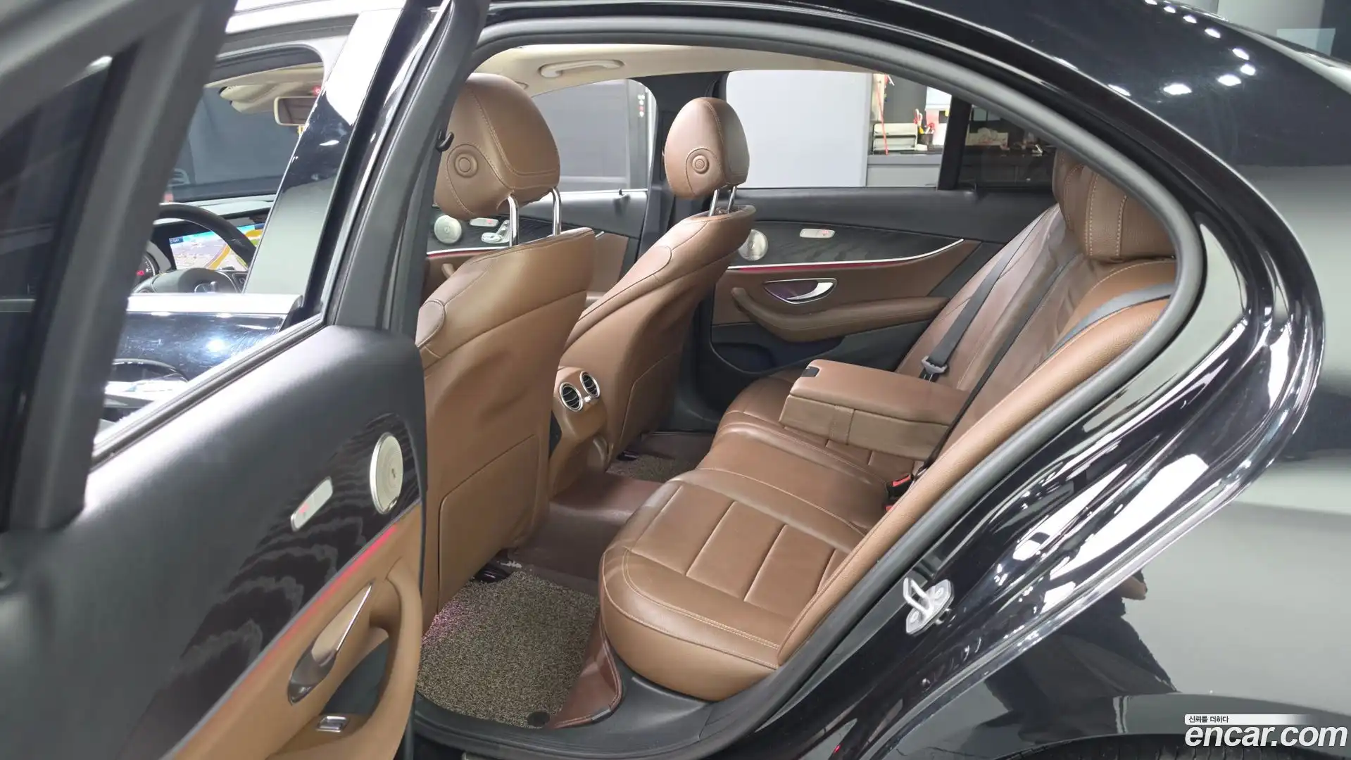 E-Class Mercedes-Benz 2017.0-OPTION-015