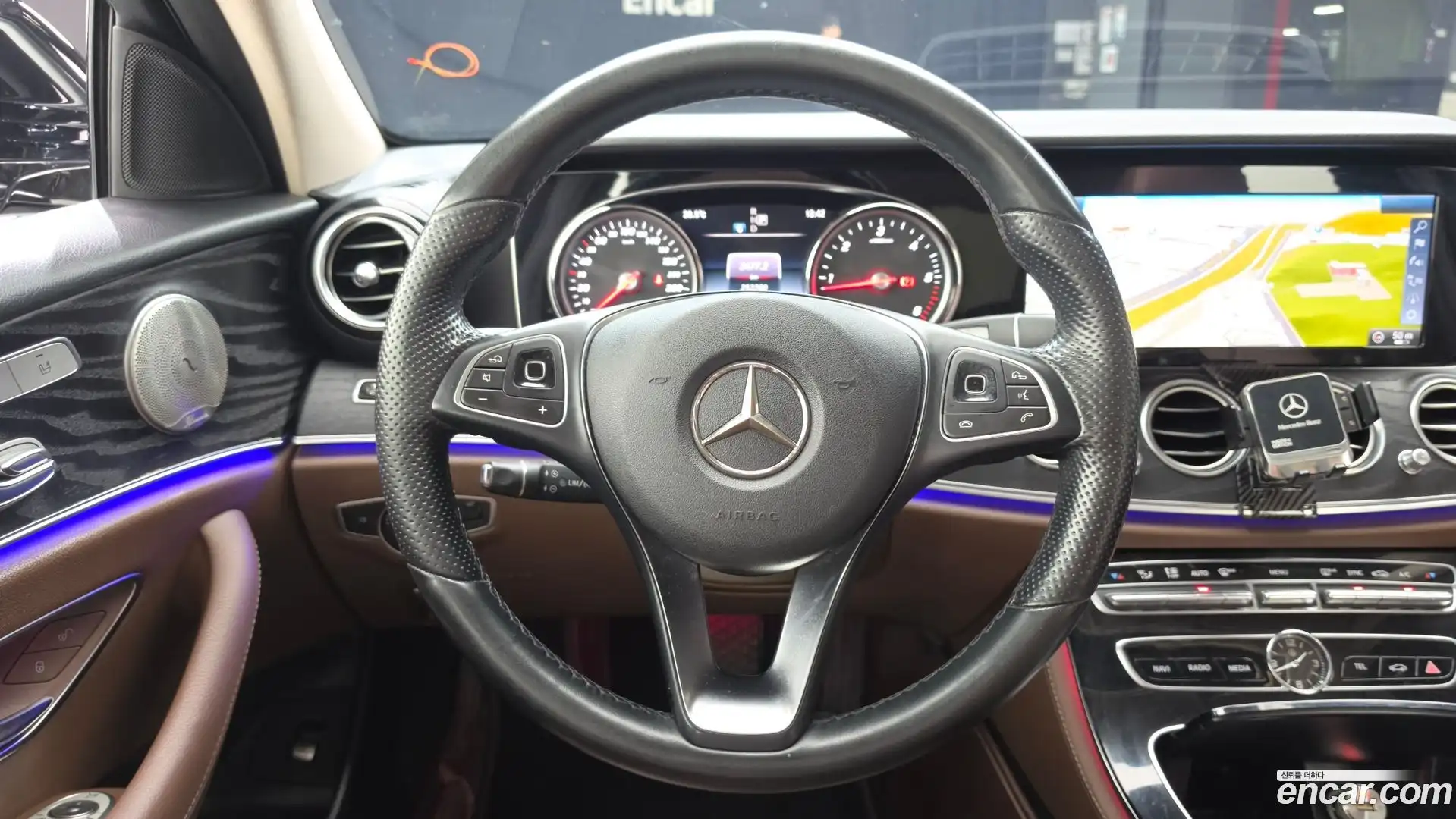 E-Class Mercedes-Benz 2017.0-OPTION-017