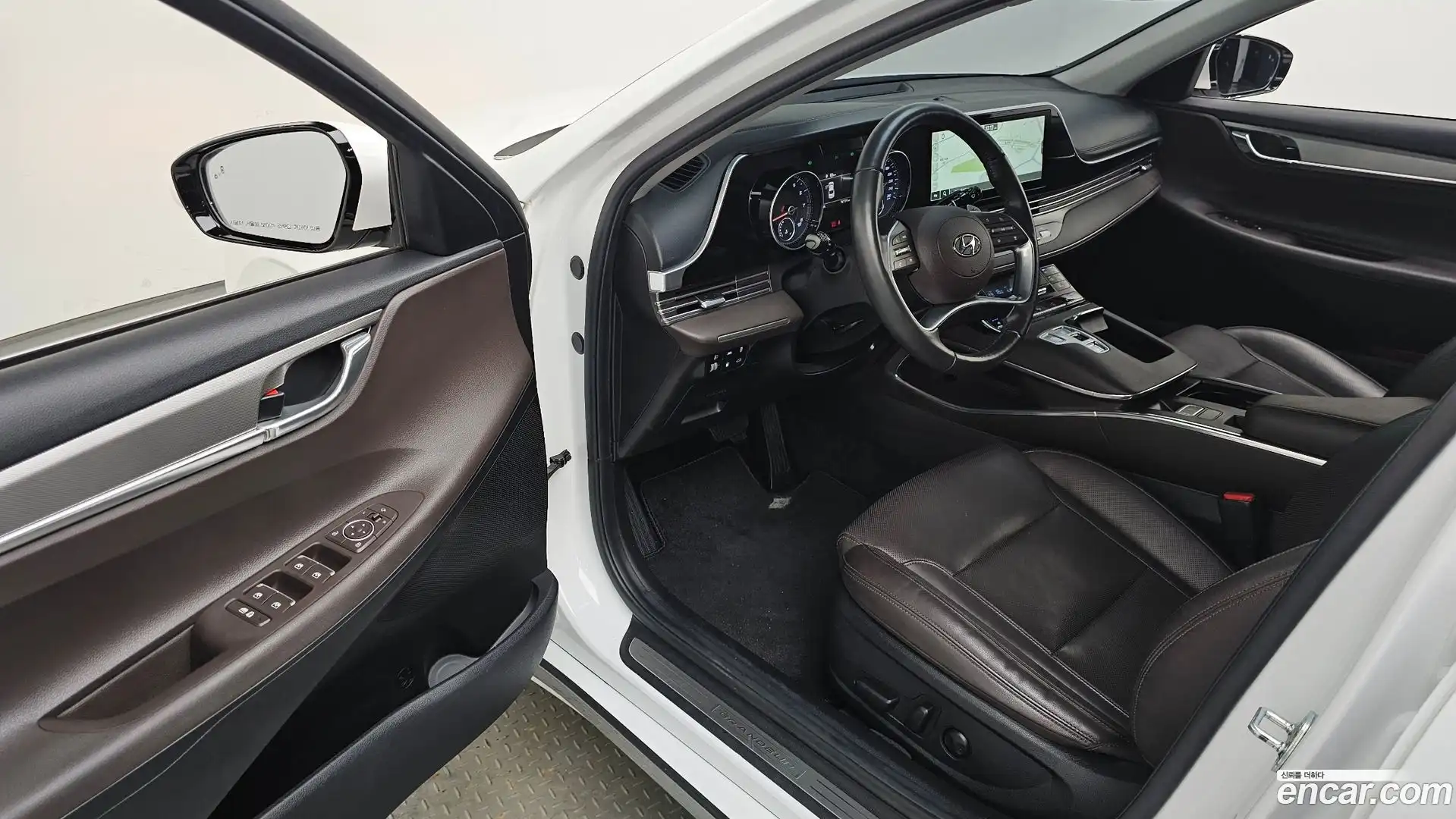 Grandeur Hyundai 2021.0-INNER-010