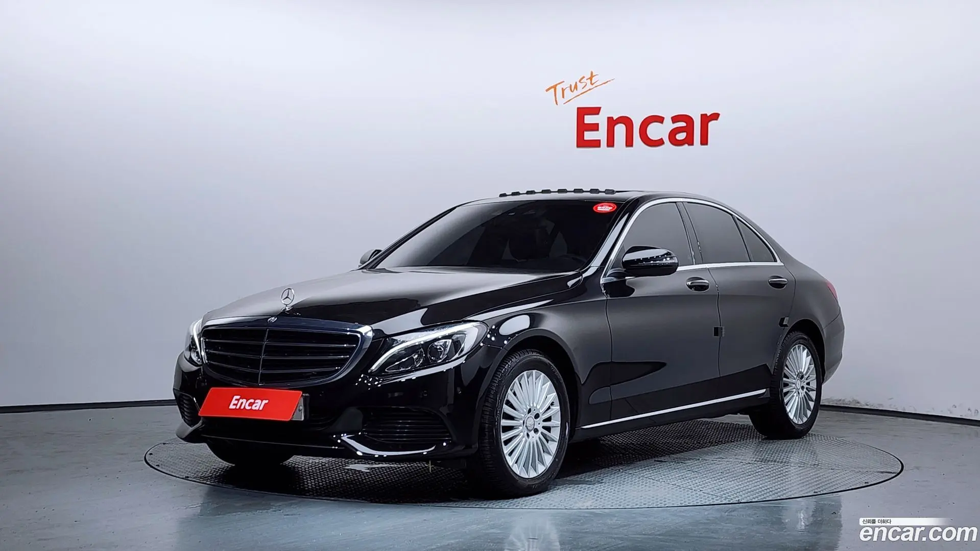 Main__Slider__Photo:C-Class Mercedes-Benz 2015.9-0
