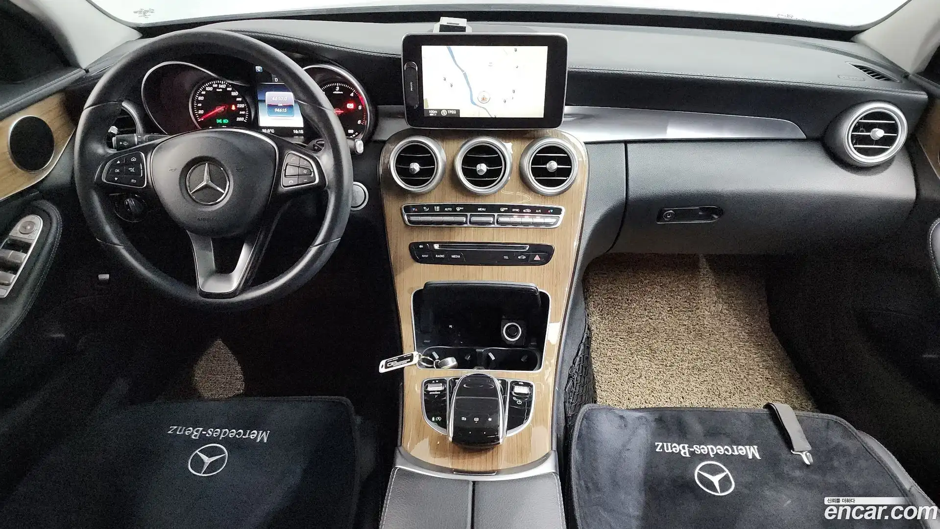 C-Class Mercedes-Benz 2015.9-INNER-007