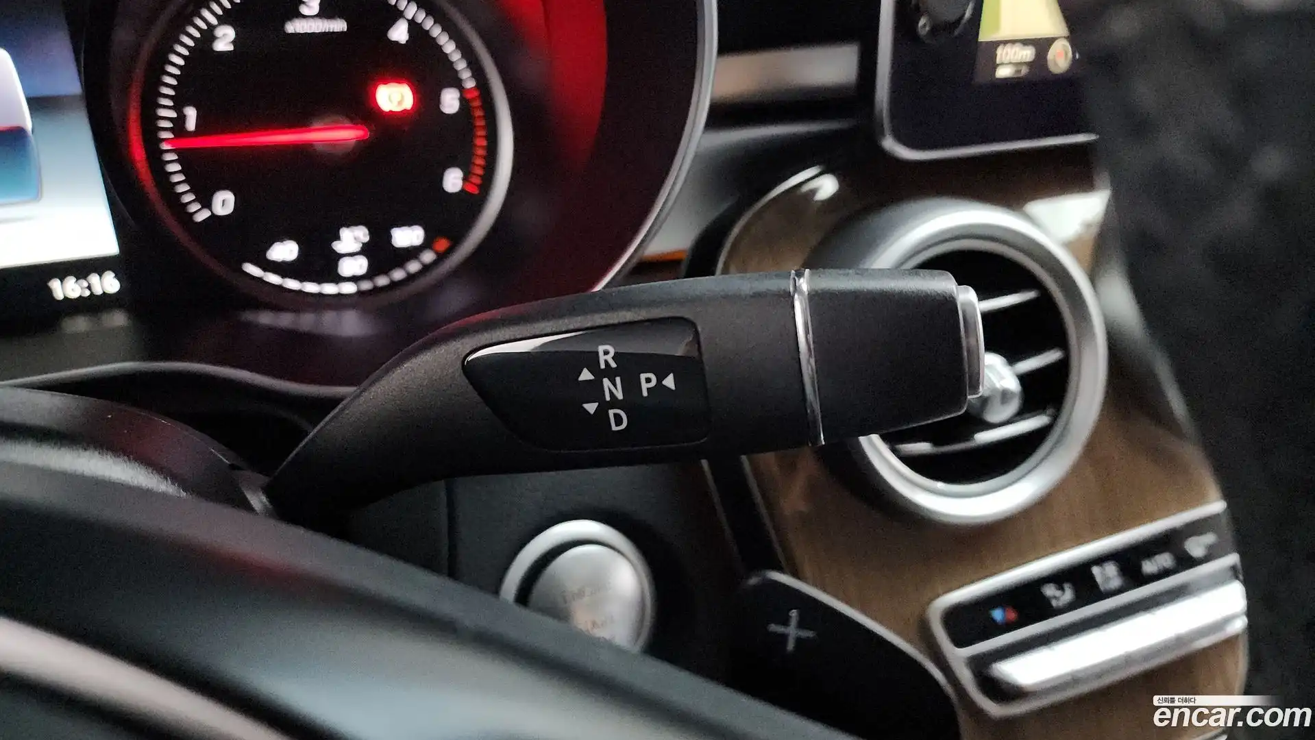 C-Class Mercedes-Benz 2015.9-INNER-009