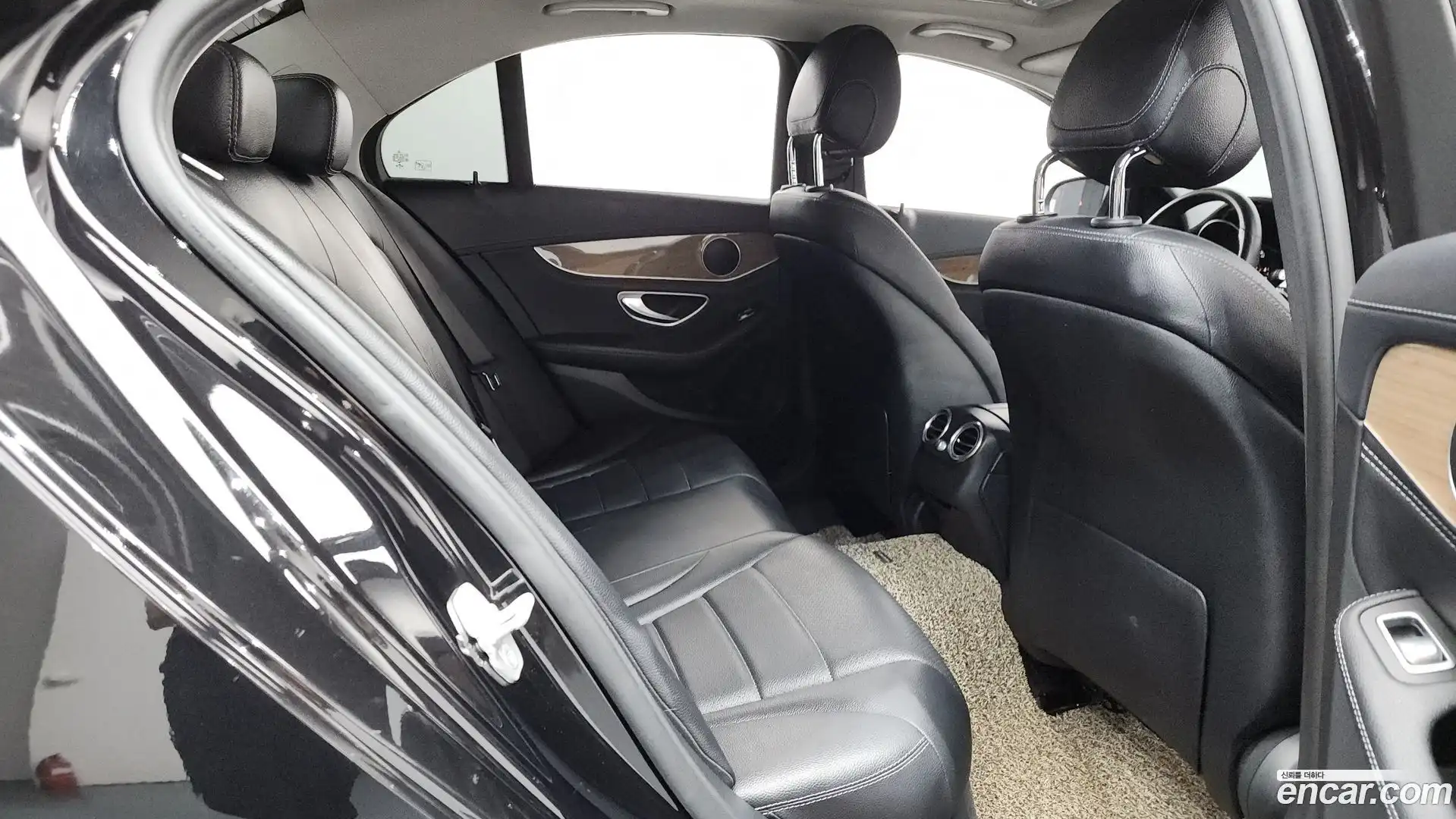C-Class Mercedes-Benz 2015.9-OPTION-015