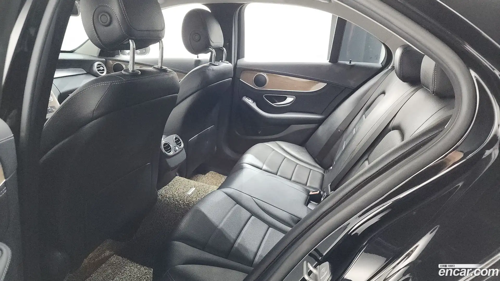 C-Class Mercedes-Benz 2015.9-OPTION-021
