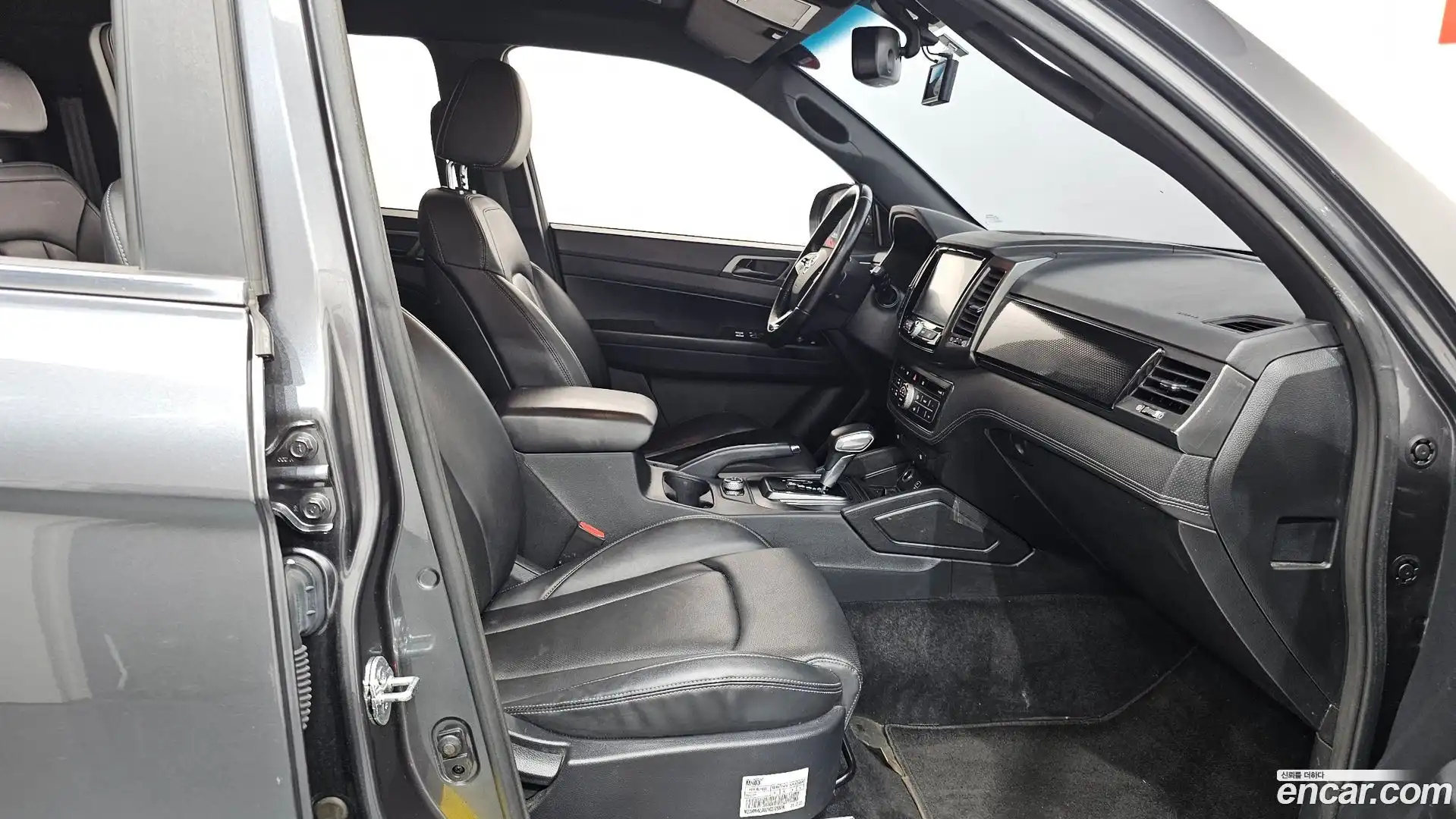 Rexton KG Mobility 2021.11-INNER-036