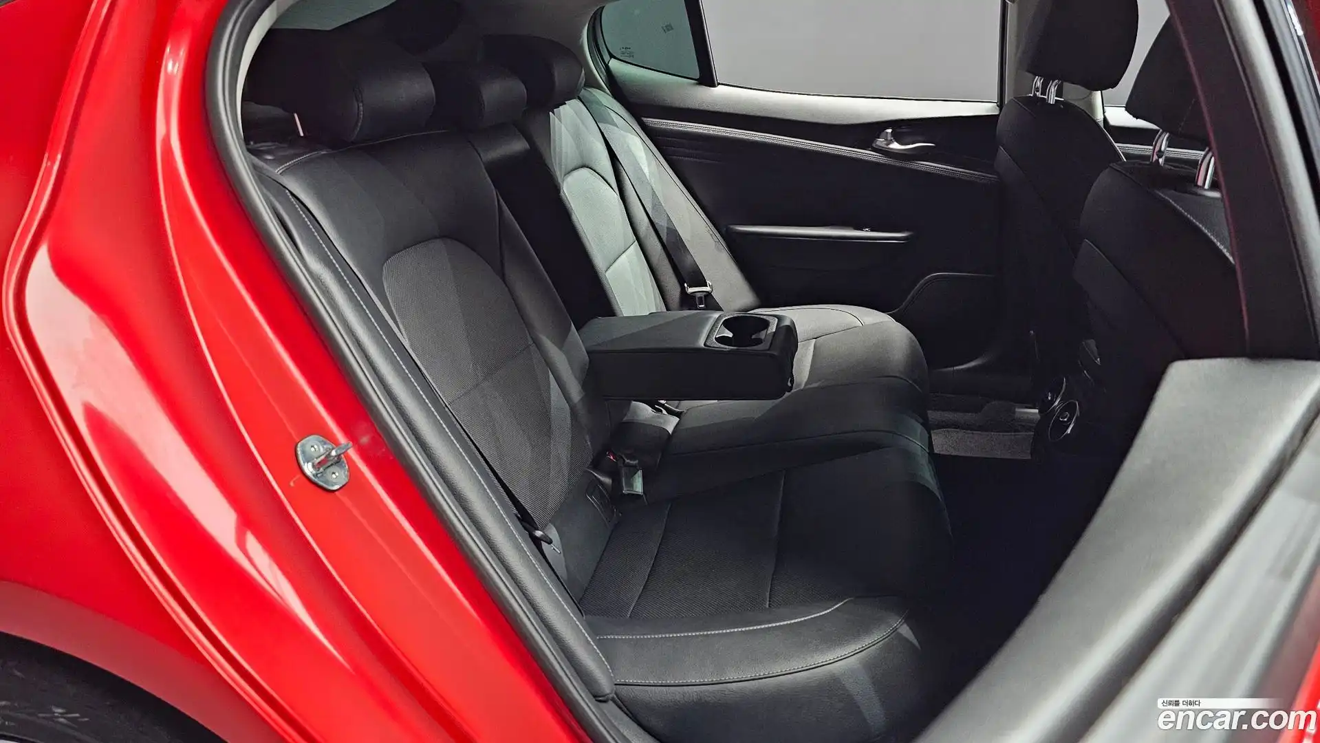 Stinger Kia 2022.8-OPTION-015