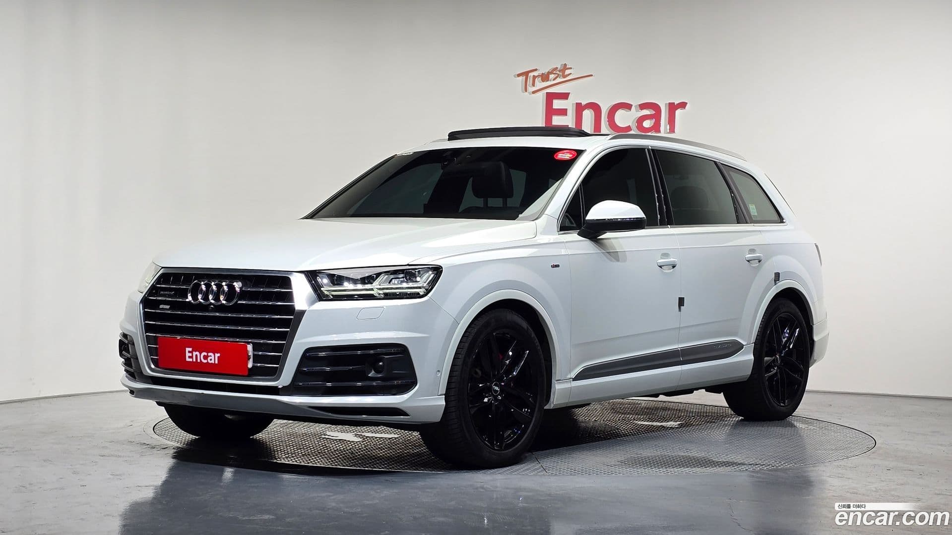 Main__Slider__Photo:Q7 Audi 2016.5-0