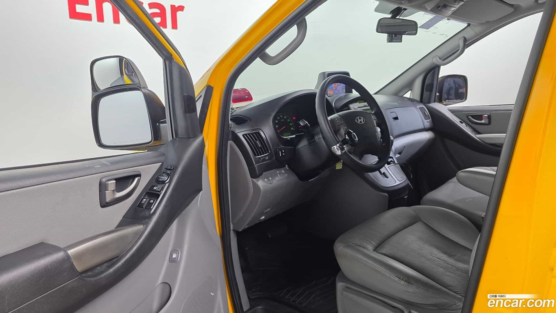 Starex Hyundai 2015.5-INNER-010