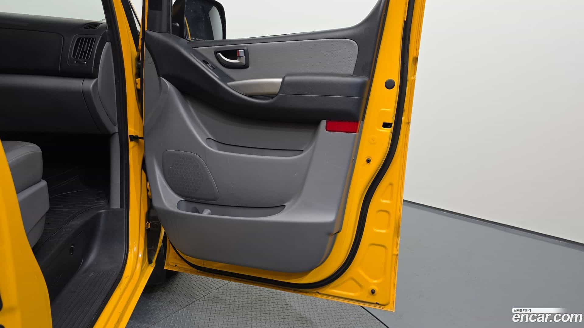 Starex Hyundai 2015.5-INNER-035