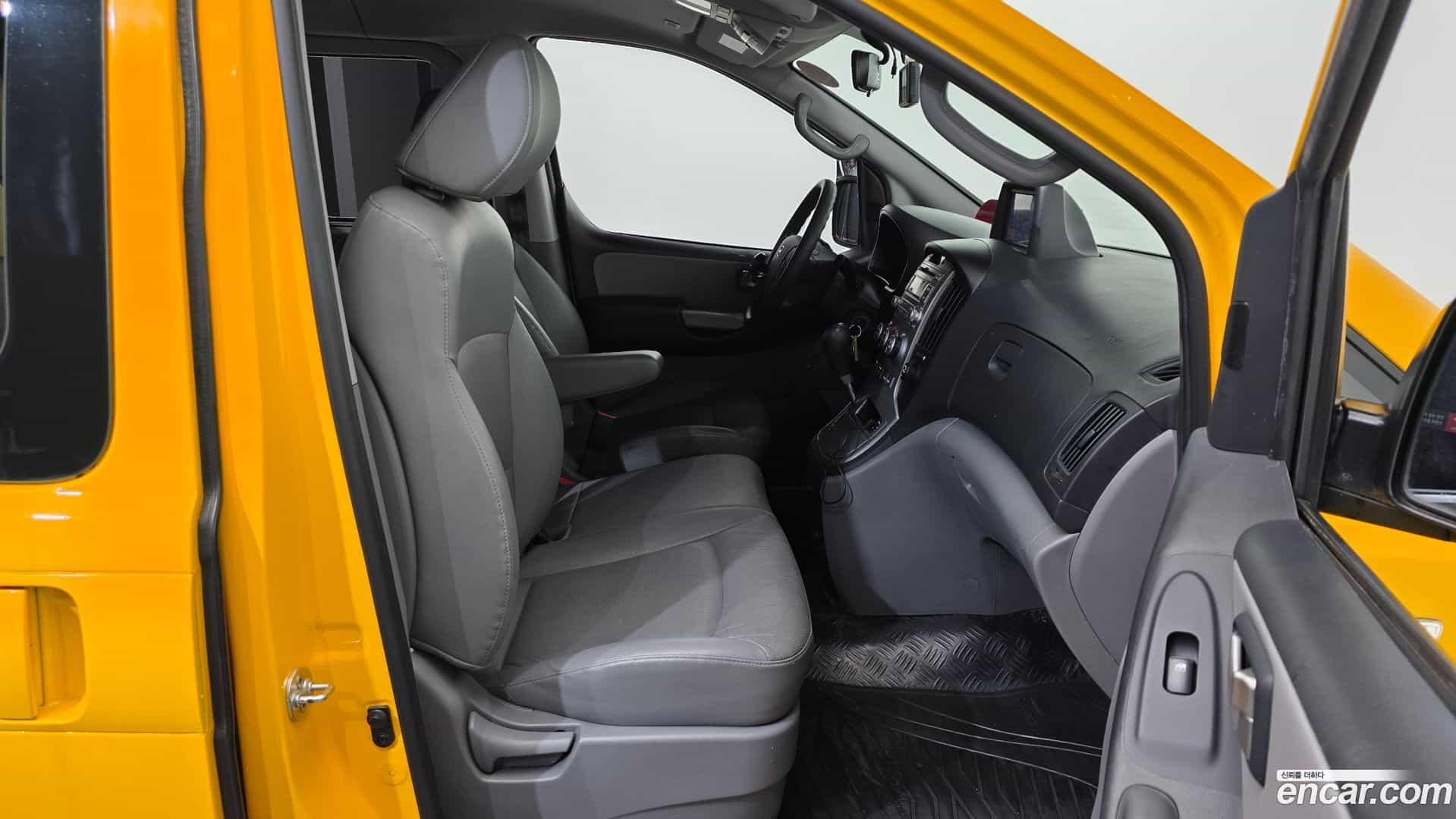 Starex Hyundai 2015.5-INNER-036