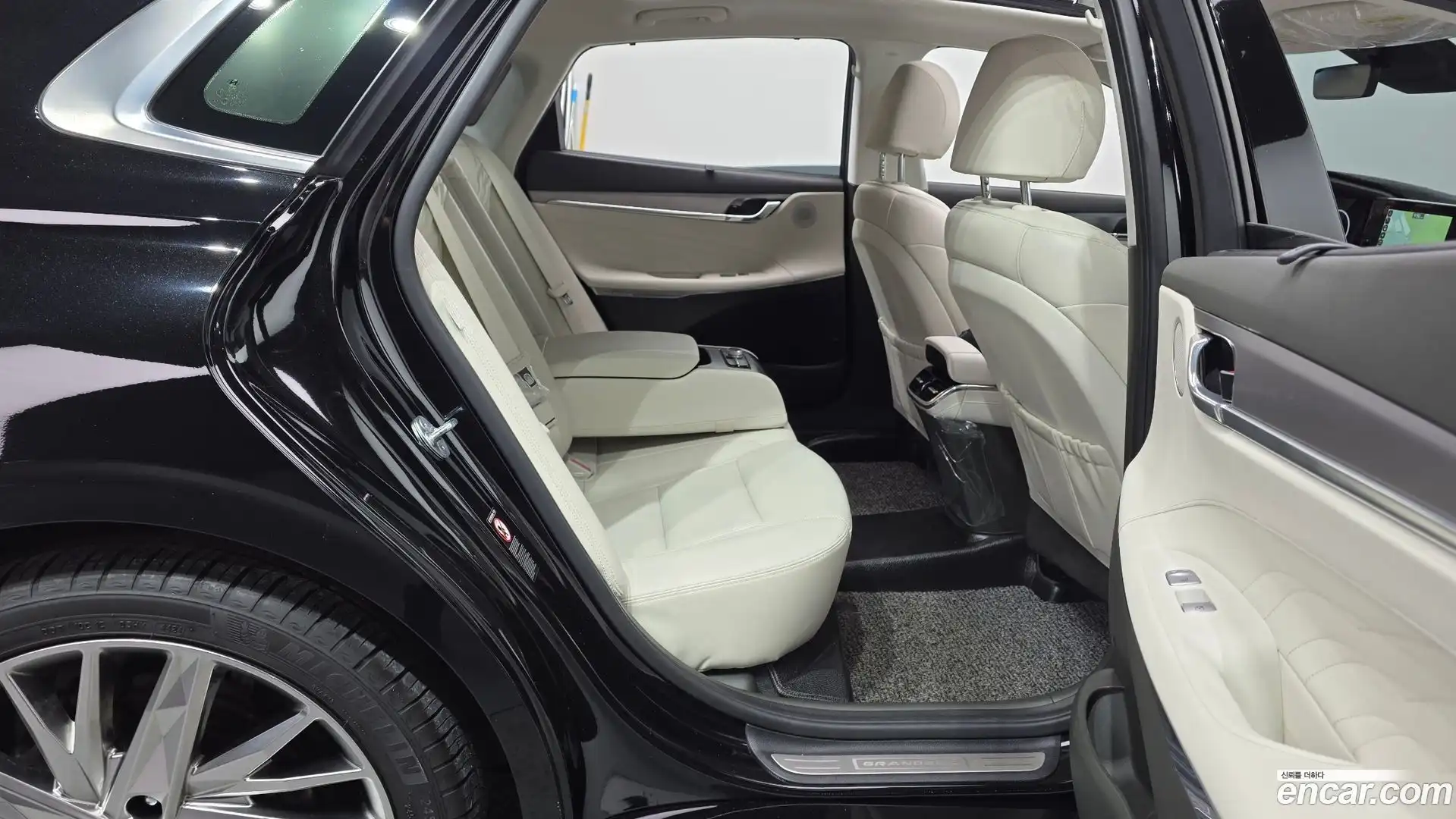 Grandeur Hyundai 2022.6-OPTION-015