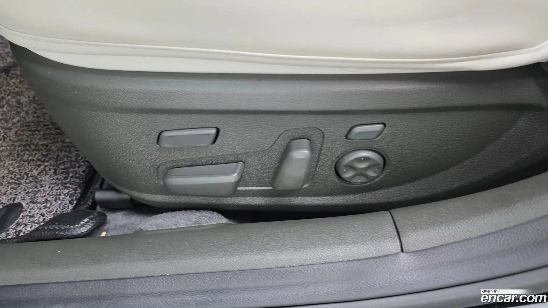 Grandeur Hyundai 2022.6-OPTION-049