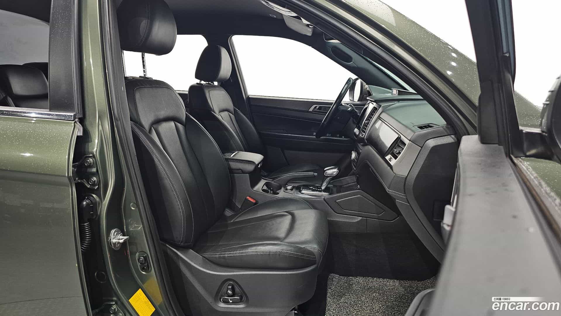 Rexton KG Mobility 2022.5-INNER-010