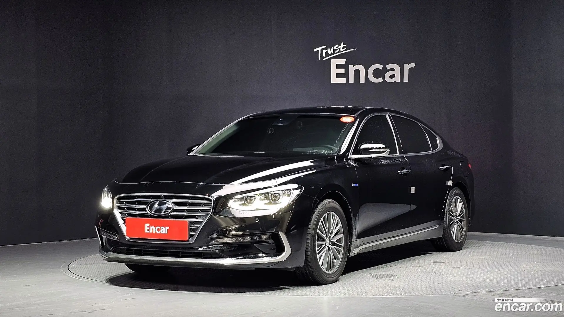 Main__Slider__Photo:Grandeur Hyundai 2018.6-0