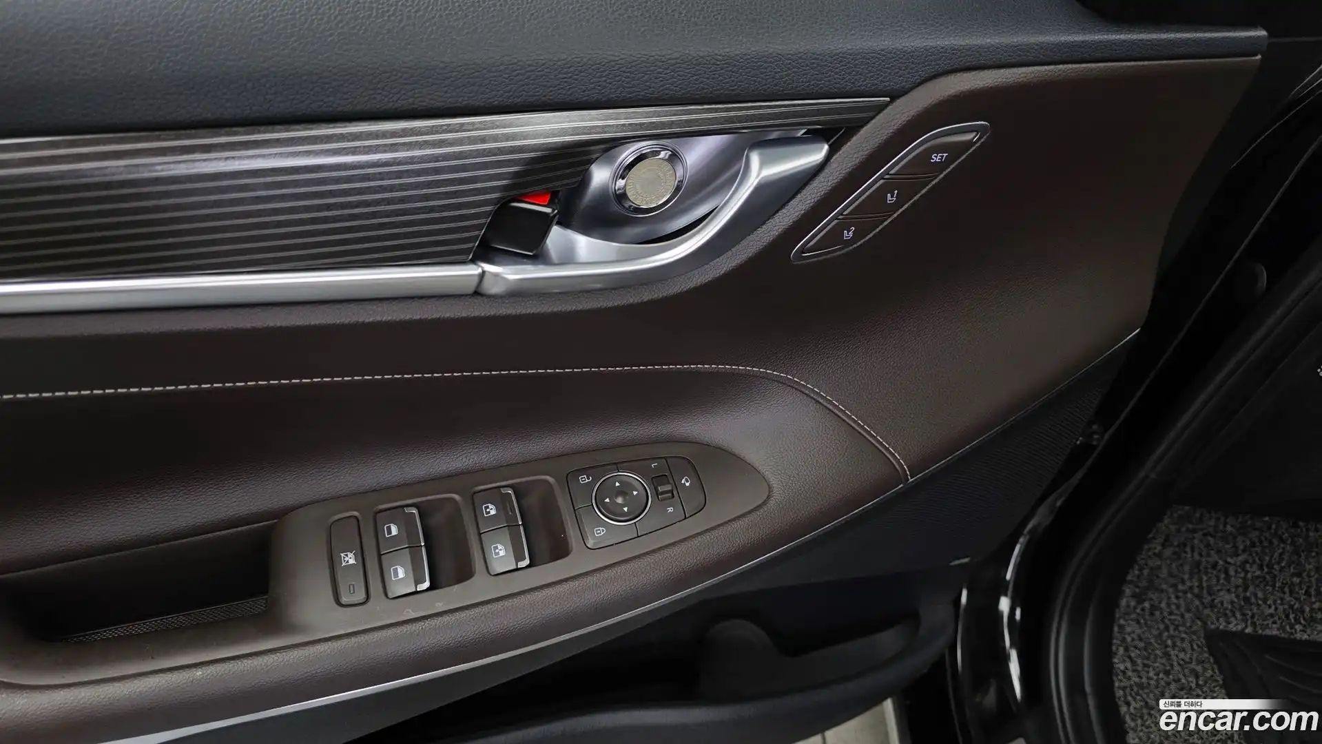 Grandeur Hyundai 2018.6-OPTION-042