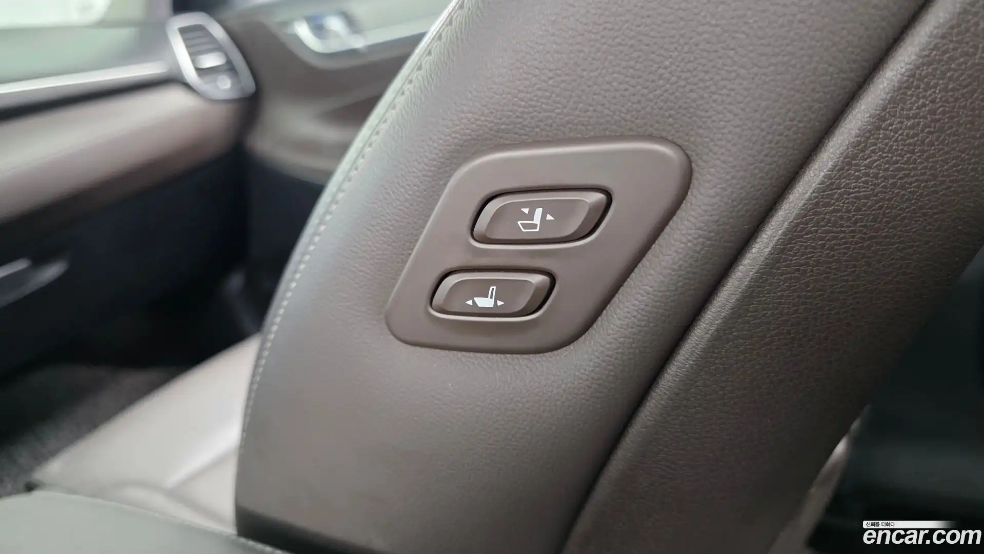 Grandeur Hyundai 2018.6-OPTION-043